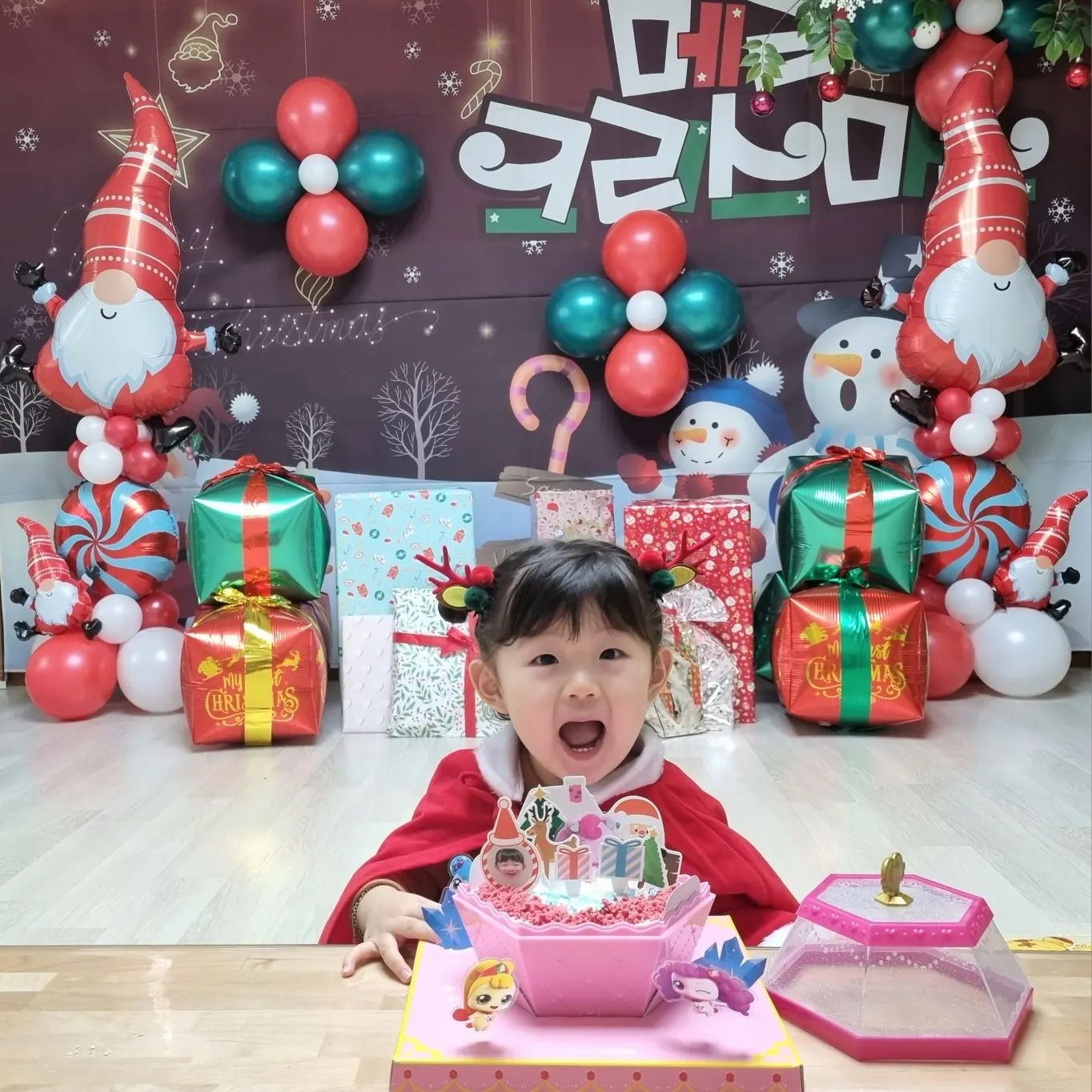 #산타할아버지  가실때까지 울었다고함.❤️