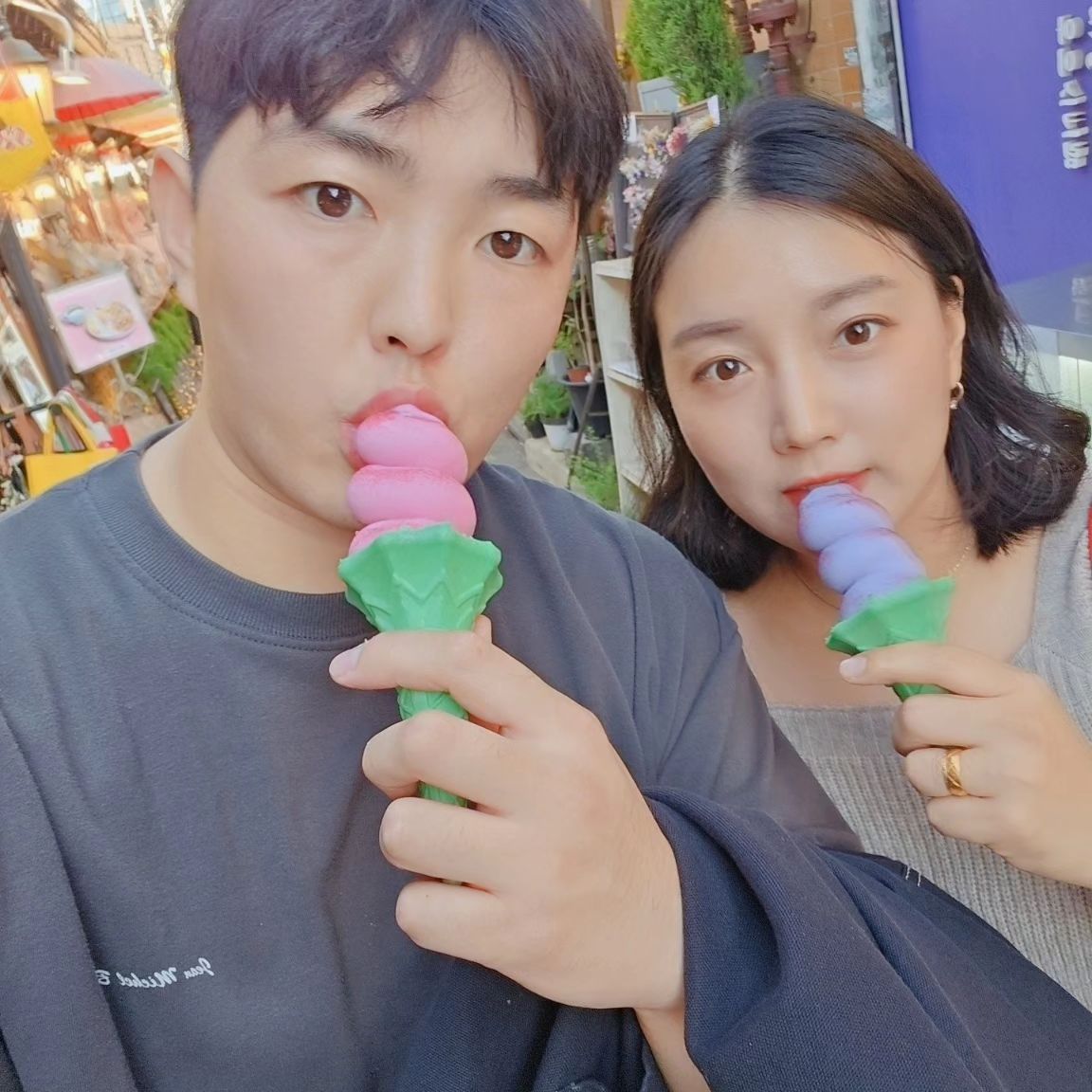 울여봉 회사 건강검진 찬스로 
나도오랜만에 나를위한 연차 ! 
(비록 로운이때문에 다써서 내년꺼 땡겨쓰는거지만^^) 
쫄쫄 굶다가 건강건진 받고 
늦은 점심먹으러 익선동으로! 
간만에 서울데이트 설레는군🦊

#서울데이트 #부부스타그램 #아직신혼이다
 #익선동데이트