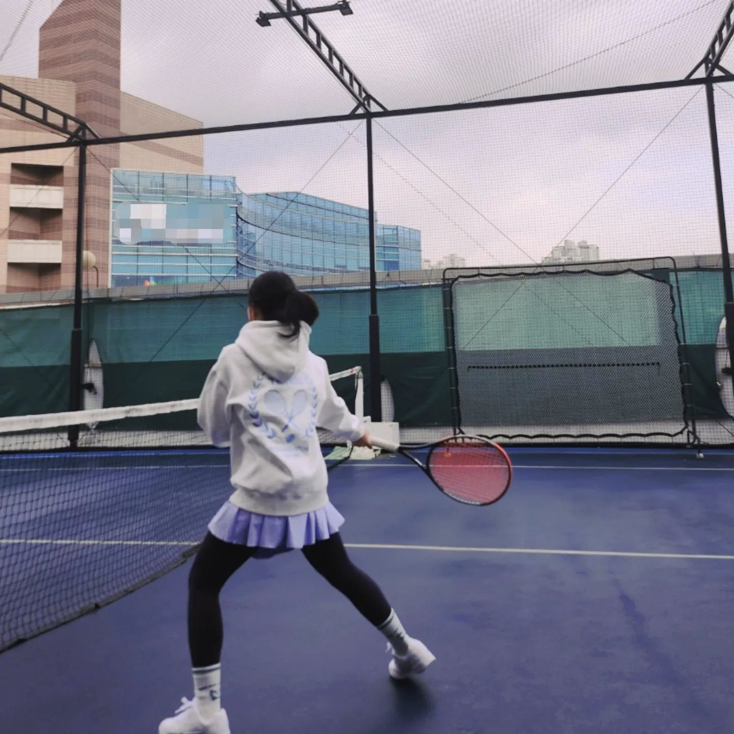 굉장히 역동적으로 보이지만,
사실은 #스트레칭중 이였다고 한다.
.
.
.
#테린이 #오운완 #오테완 #테니스 #루프탑테니스
#테생아 #테린이성장일기🎾 
#테니스룩 #젝시믹스 #나이키 #휠라 #안다르 
#겨울테니스 #tennis #wilson #tennislove
#테니스랠리 #테니스치마 #테니스옷 #테니스화 
#테니스맞팔 #맞팔 #운동하는여자 #운동소통 #테니스치는여자 #테니스소통 #테친 #tennislife