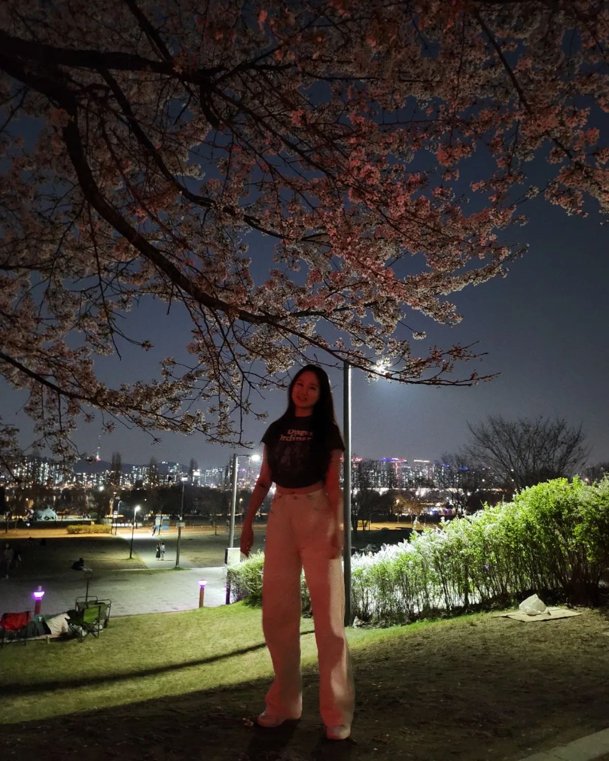 밤에봐도 이쁘도 낮에봐도 이쁜 
#벚꽃 말고 #김가을 껄껄🌸
.
.
.
#여의도공원 #벚꽃축제
