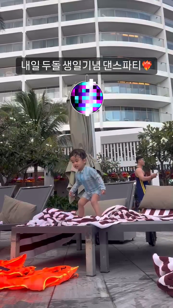 DJ 버블 댄스 파티
이준초이 너 좀 한다? 
#댄스 #춤신춤왕 #djparty #reels #나트랑 #모벤픽리조트