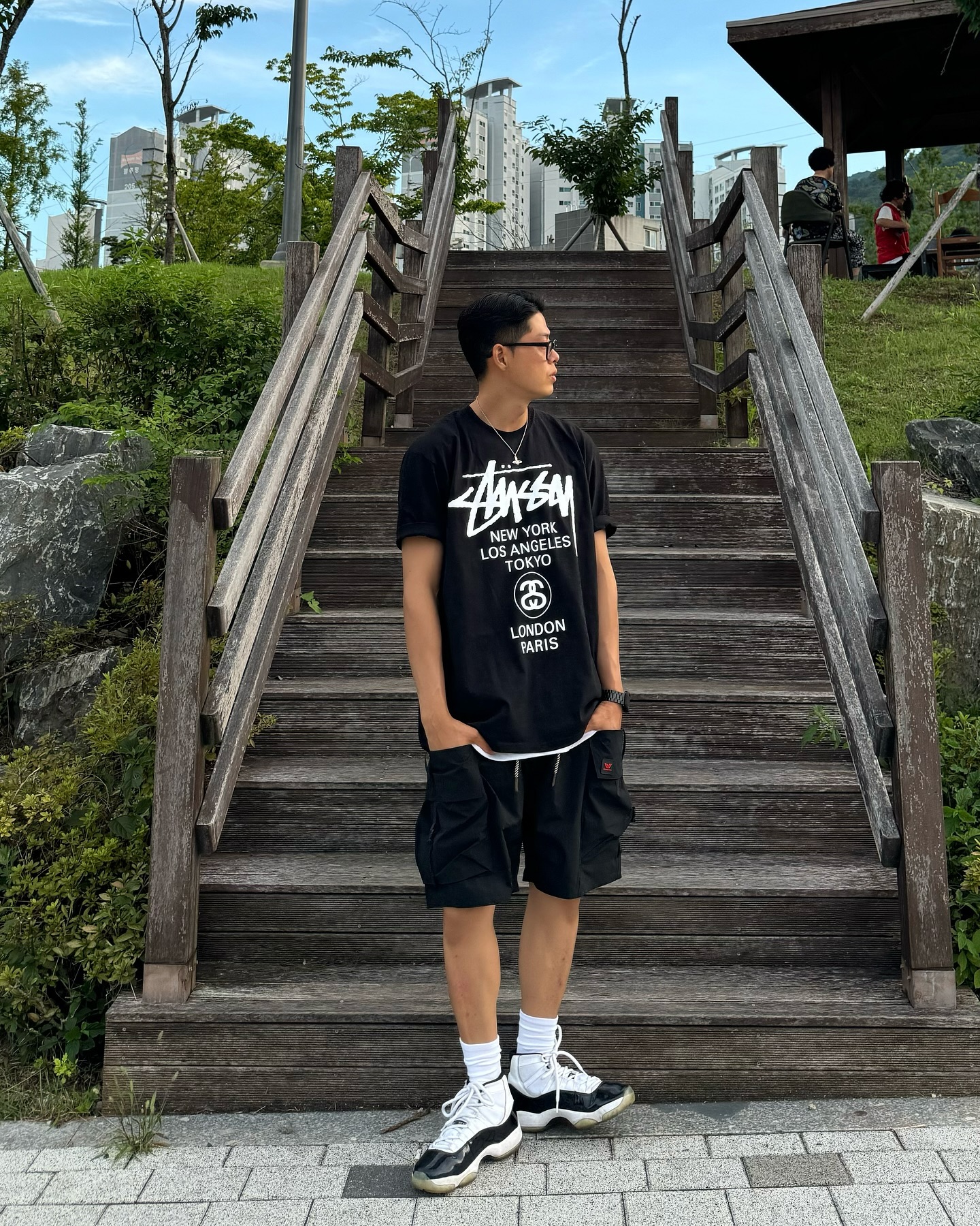 🔥🔥 
핫 썸머 까만 옷 입쟝😁

▪️반팔 - stussy 
▪️팬츠 - phenix_kr
▪️슈즈 - nike jumpman23 

- 무신사에서 피닉스의 댜앙한 제품과 혜택을 만나보세요!

#피닉스코리아 #피닉스 #반바지추천 #버뮤다팬츠