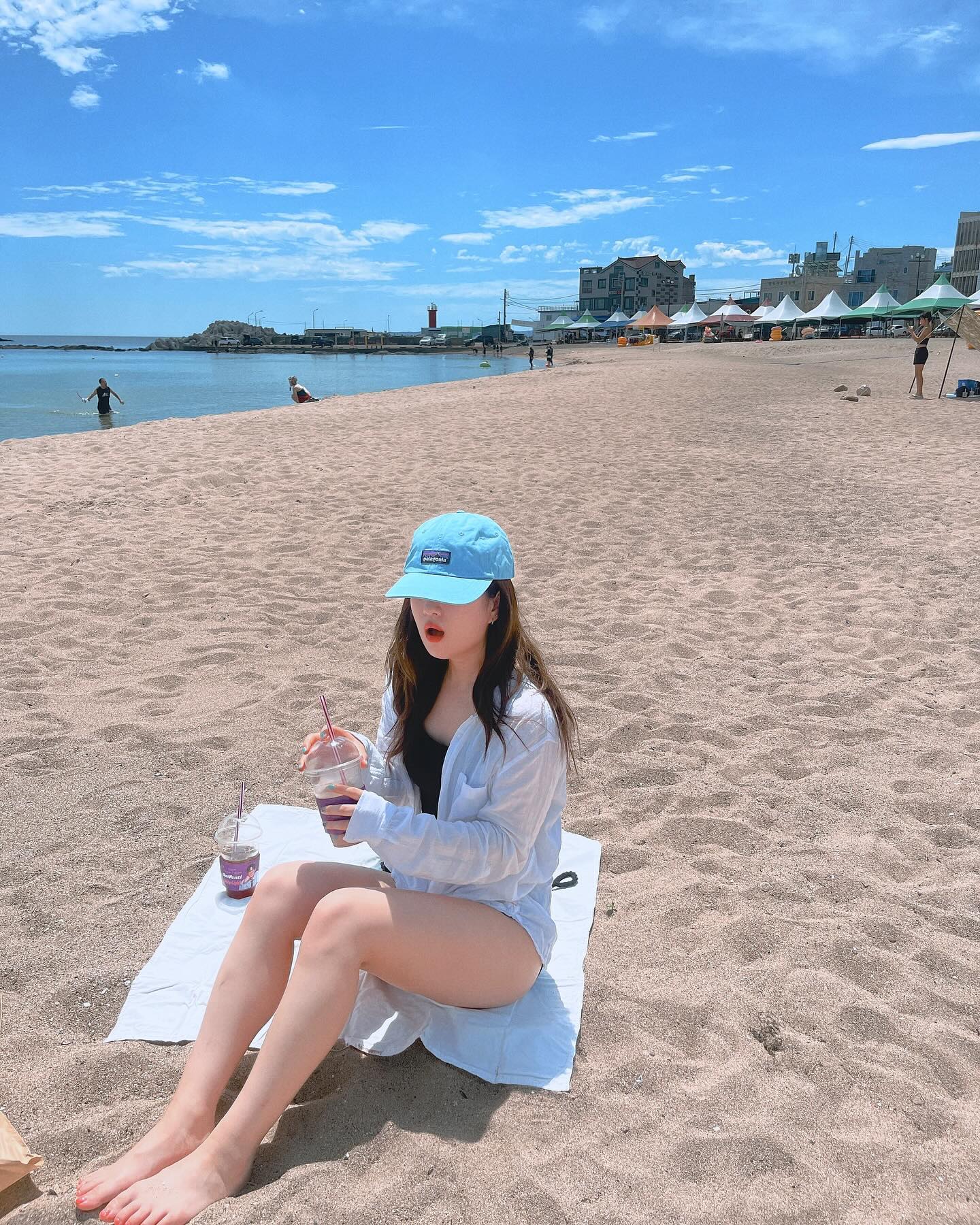 🌊

들어갔다 나오면 온몸이 빨개질만큼 차가웠지만
못참아 •••
🩵

내 첫번째 포항 넘 재밌었다
또올게

이제 혼자 부산으로 ••• 🤍
