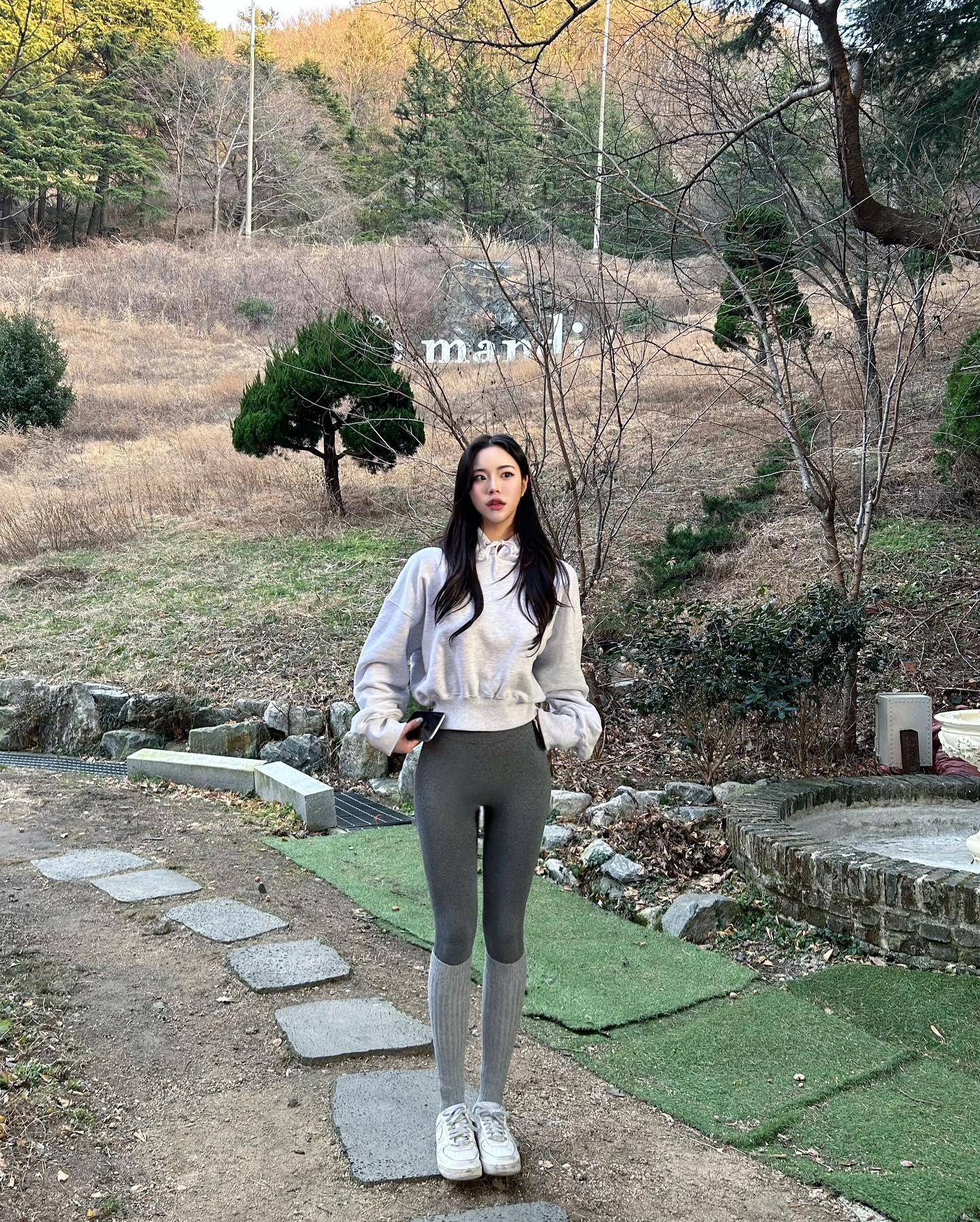 #광고 #협찬 

다이어트중 만디가서 치즈케이크 다뿌순날 ㅋ 🧀

착용한 후드티는 xoxoshop_official 
XOXO 시즌오프 최대 67% 세일 진행 중 🤩❤️
.
.
.
xoxoshop_official
#XOXO #엑소엑소 #후드티추천
#후드티 #데일리룩 #OOTD
#여자후드 #시즌오프 #패션코디
#후드티코디 #겨울코디 #겨울룩 #제품제공 #ad