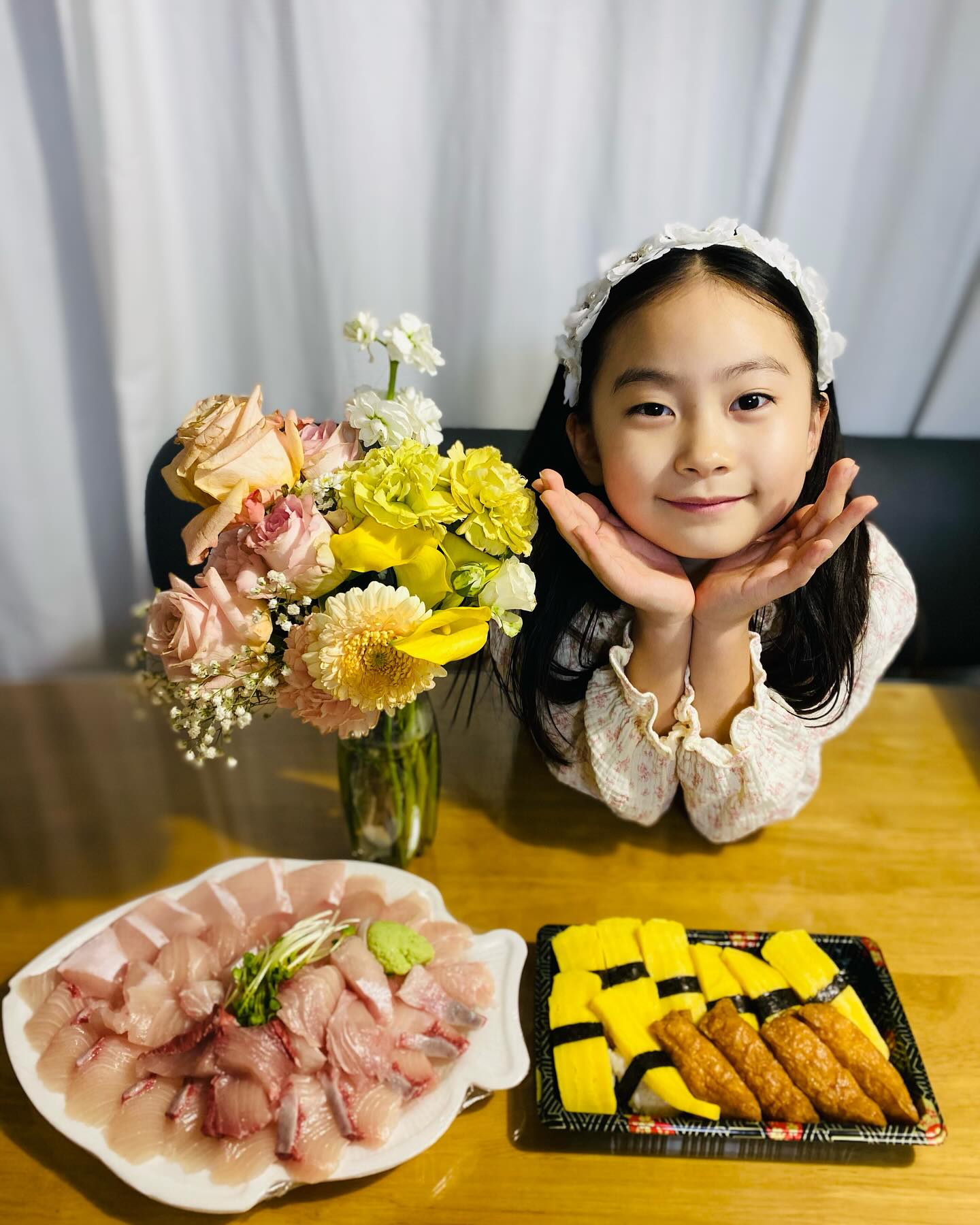 2023년 마지막날

강동원가서 점심먹고 스벅가서 한강뷰 보며 커피한잔 

놀이터에서 놀다 집에와서 닌텐도 게임

마포농수산 시장에서 사온 방어 회에 한잔 하며

2023년 마지막날을 보낸당😍

#2023년마지막날 #귀똑이네송년회 #새해복많이받으세요