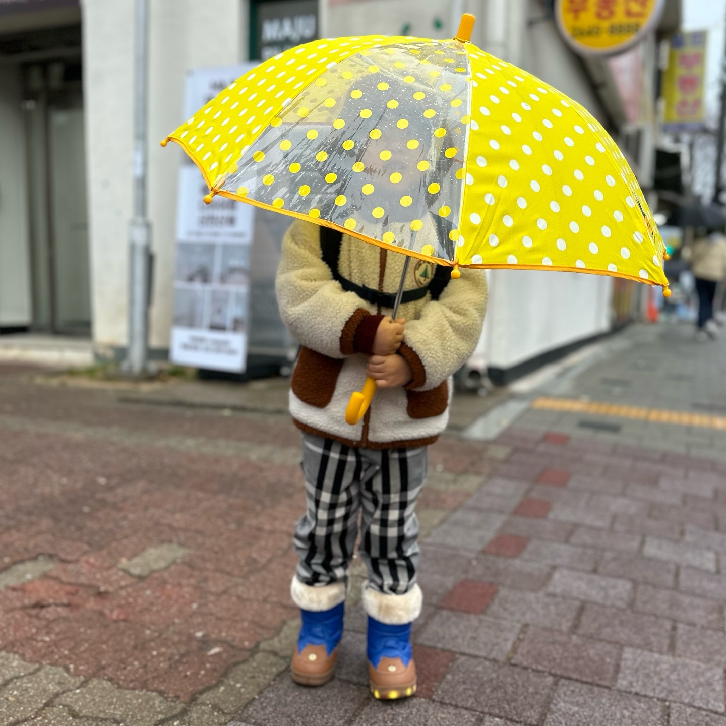 ☔️

유치원 가는 아들

엄마 새벽에 티라노에게 도망치다가 깜짝 놀라서 깼다고 하니

내가 있잖아~ 엄마 지켜줄게

하는 소 스윗한 아들 👦🏻🌱

#만4세 #51개월 #日記妌 #日記 #아들 #아들맘 #유치원버스기다리는중 #월요일아침 #비오는날