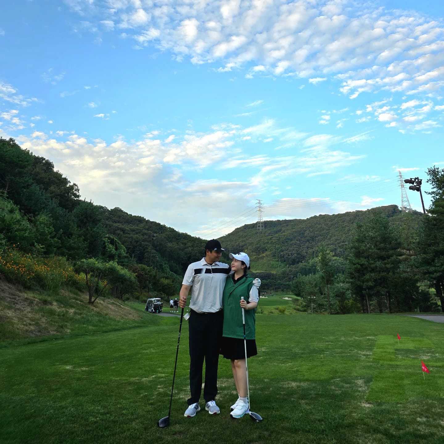 양가 다녀오고,
명절 마무리는 #라운딩 ⛳️

서원힐스cc에서
깨💯 하고, #버디 도 잡은 날😊

#라운딩 #부부라운딩 #골프 #필드 #서원힐스 #깨백 #추석