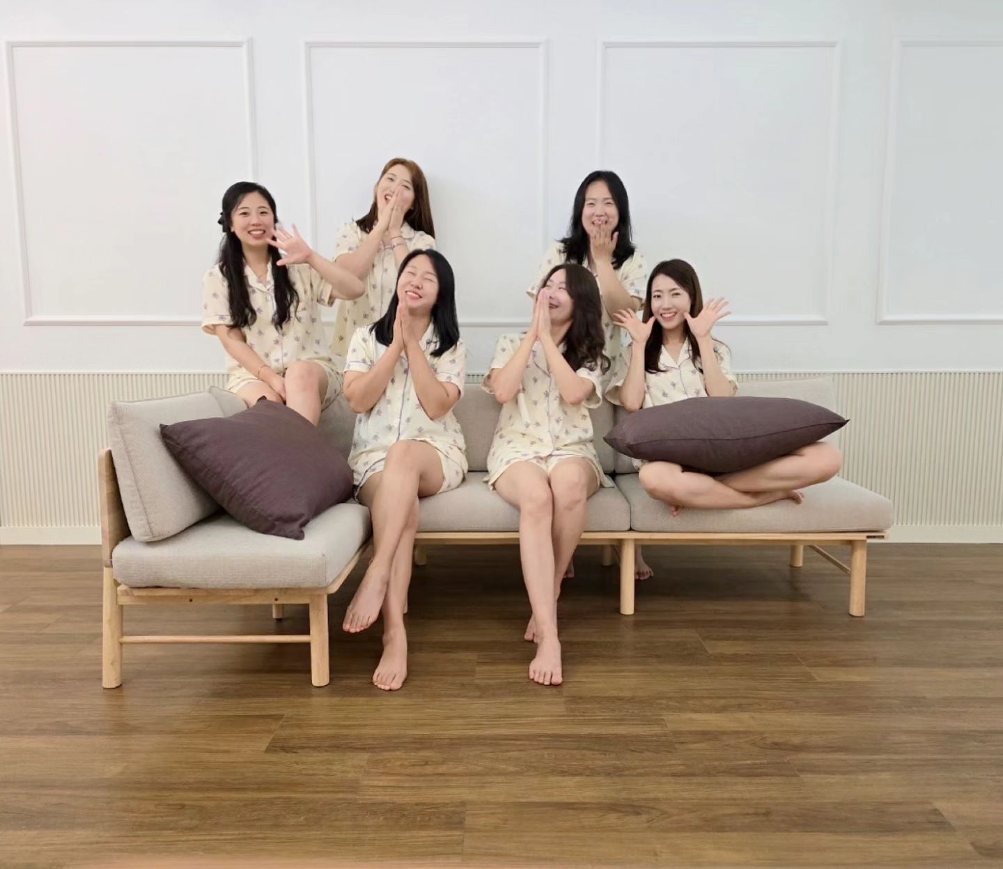 너무 좋은 최고의 사람들. 까칠하지만 까다롭지 않은 그녀들과 순한 그녀들의 1박 2일. 
웃느라 바쁘고 배 찢어지는 우리.

#행복했던주말❤️ #행복했던1박2일