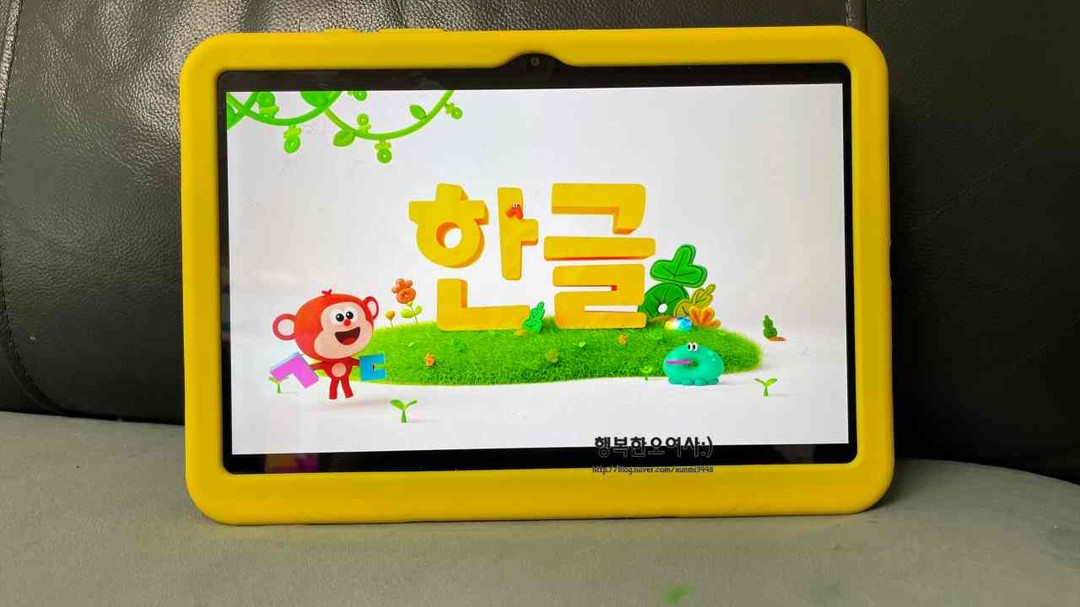 #협찬
-
우리 지우의 엘리하이키즈 사랑은 열정적이구낭
5세영어, 5세수학, 5세한글
거기에 독서, 코딩까지 알차다 알차
-
엄마표홈스쿨 , 책육아 여러가지 도전을 했지만
항상 살짝쿵 아쉬움이 많았던 결과와는 다르게
이번 엘리하이키즈 스스로학습은 이런것이구나 싶은 모습
-
3개월이 훌쩍 지나 이제 헤어질 시기
서포터즈를 통해 아이가 이렇게 좋아하는구나를 느껴서
신청을 할려고 할 정도니 ㅎㅎ
-
보상제도도 그렇고 
아이의 레벨에 맞춘 재미있는 수업도 
단순히 보는 수업이 아니라
터치도 들어가면서 움직임도 있어야하니 
집중을 안할 수가 없겠구낭!
-
특히나 독서에서는 유명한 출판사와의 연계로 
이 많은 책 집에 소장할 수없었는데 
엘리하이키즈 덕분에 태블릿으로 만나니 굿
-
일주일에 한번씩 오는 화상면담수업도 있다보니
너무 체계적이게 잘 짜여진 프로그램같은 느낌
-
역시 메가스터디교육 2023 초등온라인부문 1위 
이유있는 1이구낭 !!!!!
-

한글떼기 , 영어, 수학 그리고 독서 , 코딩 , 이야기동화등 
다양한 컨텐츠가 준비된 엘리하이키즈 정말 대만족스러원던 3개월
특히 우리 지우가 좋아하니 대만족!!
-

#엘리하이키즈 #유아학습지 #엘리하이 #5세영어 #5세수학 #5세한글 #2023온라인초등1위 #메가스터디교육
#지호지우맘 #한글공부 #한글떼기 #유아수학 #유아영어 #유아한글 #독서 #유아독서