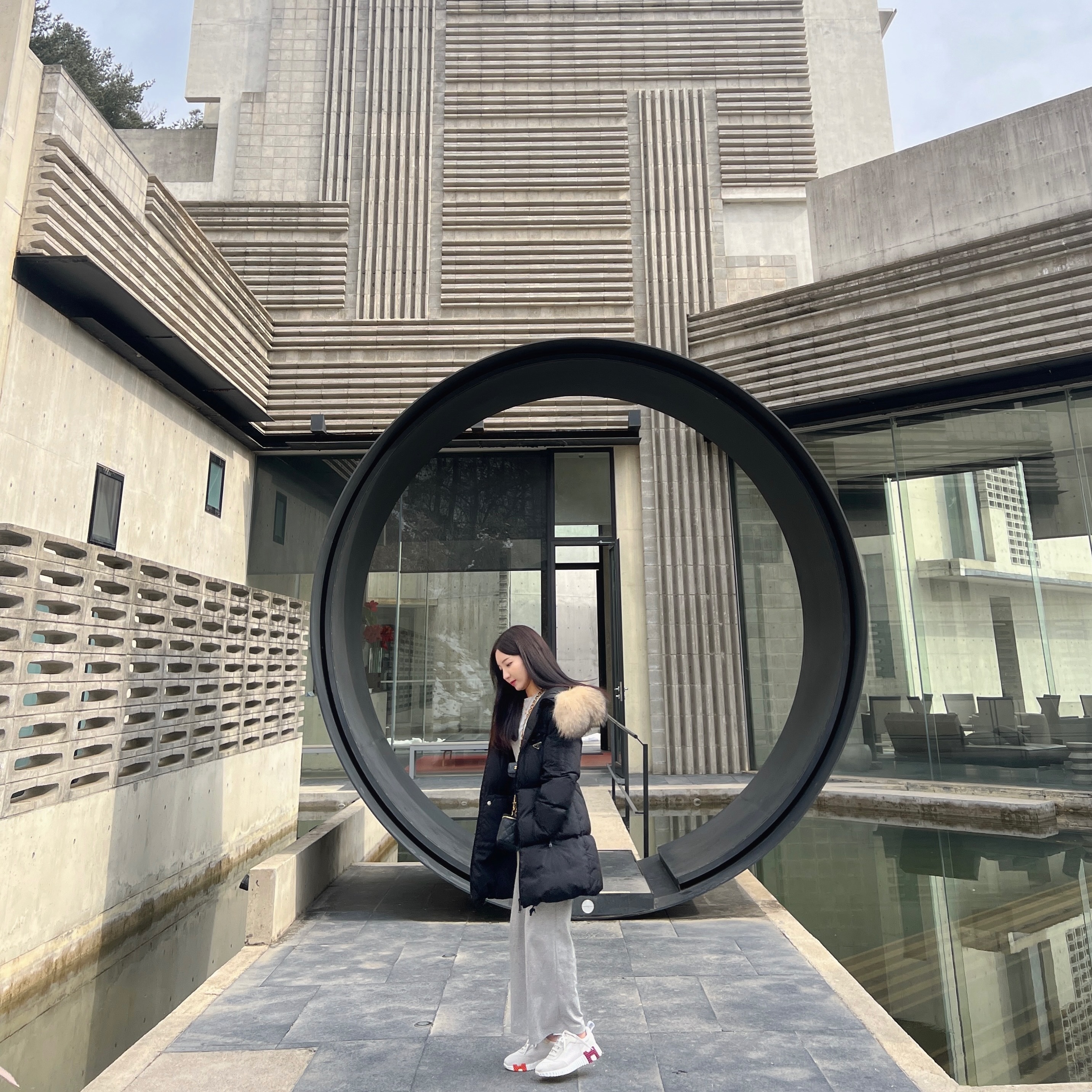 사진찍기 왜이리 어색하지…