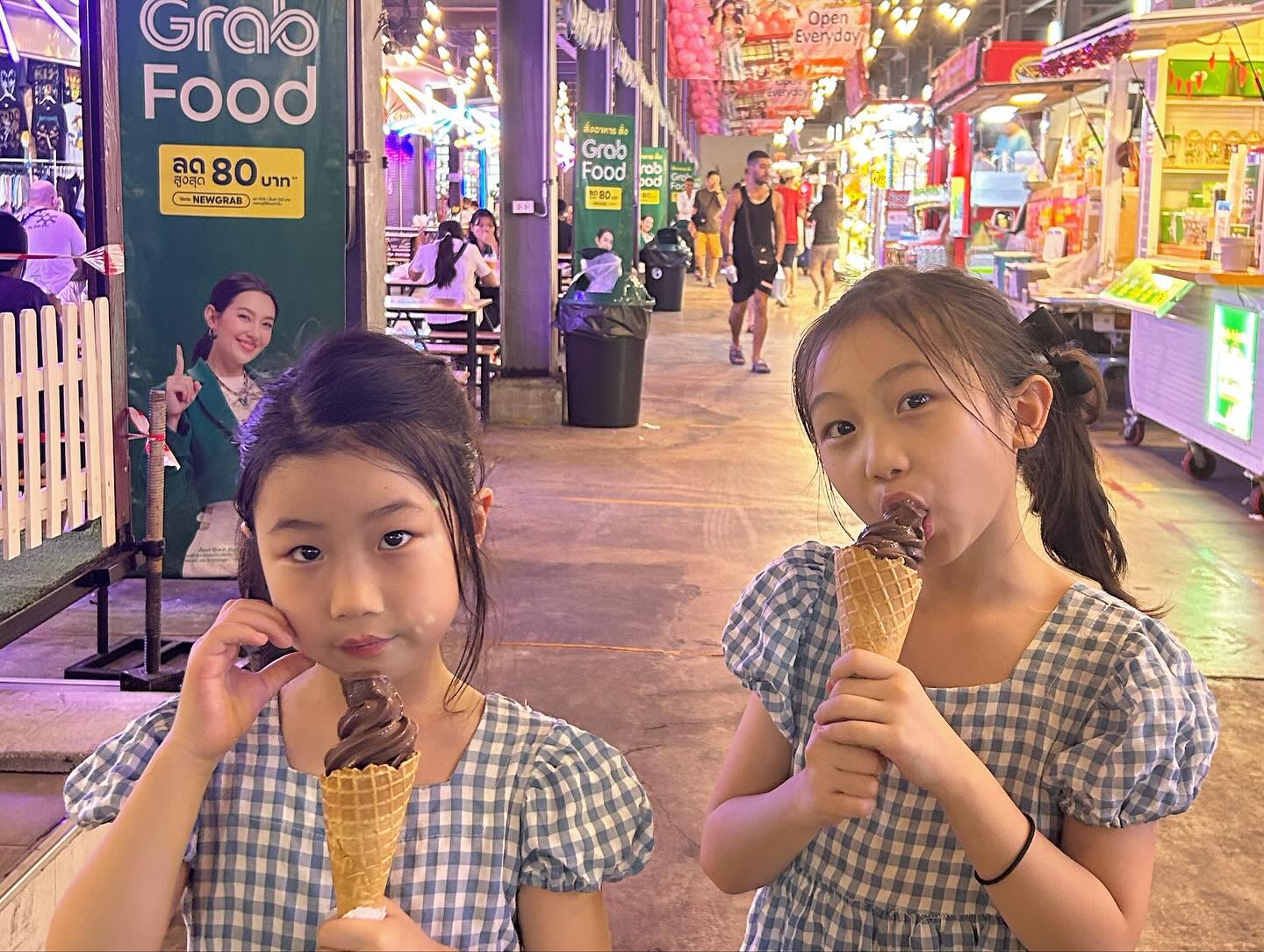 추울때 더운나라 여행가서
잘 놀고 잘 먹고🩵
제일 기대했던 호랑이도 만져보고
너무 재밌었던 여행👏