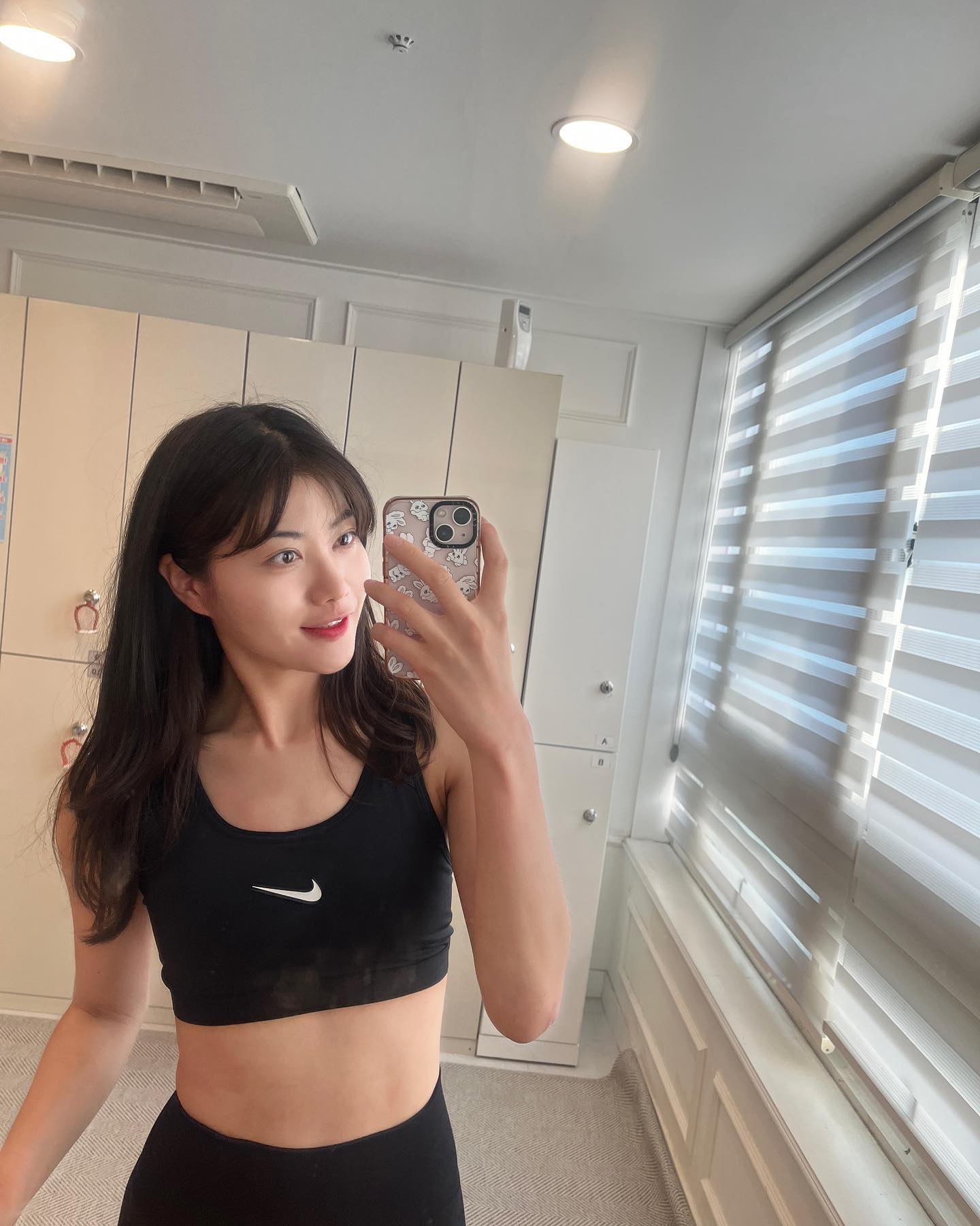 23.07.10😗

새벽엔 비가 많이 쏟아져서 출근길 힘들었는데, 바로 비그치고 해 쨍쨍😂더워도 운동 포기못하죠오오!!그쳐그쳐!!!🙊오늘은 제가 젤 조아하는 바렐 수업있는날😆
남은 7월도 알차게 잘 보내보자구요오💛

#오운 #필라테스하는여자 #운동녀💪 #오운완 #선팔맞팔해요