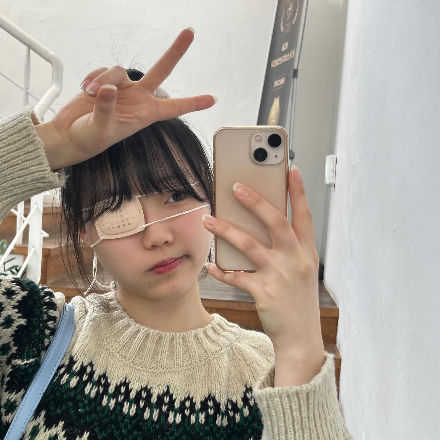 한 쪽눈 가리니까 봐줄만하다.

-
-
-
#부산 #부산카페 #흰여울문화마을 #부산가볼만한곳 #좋반 #좋아요반사 #lfl #ootd #07