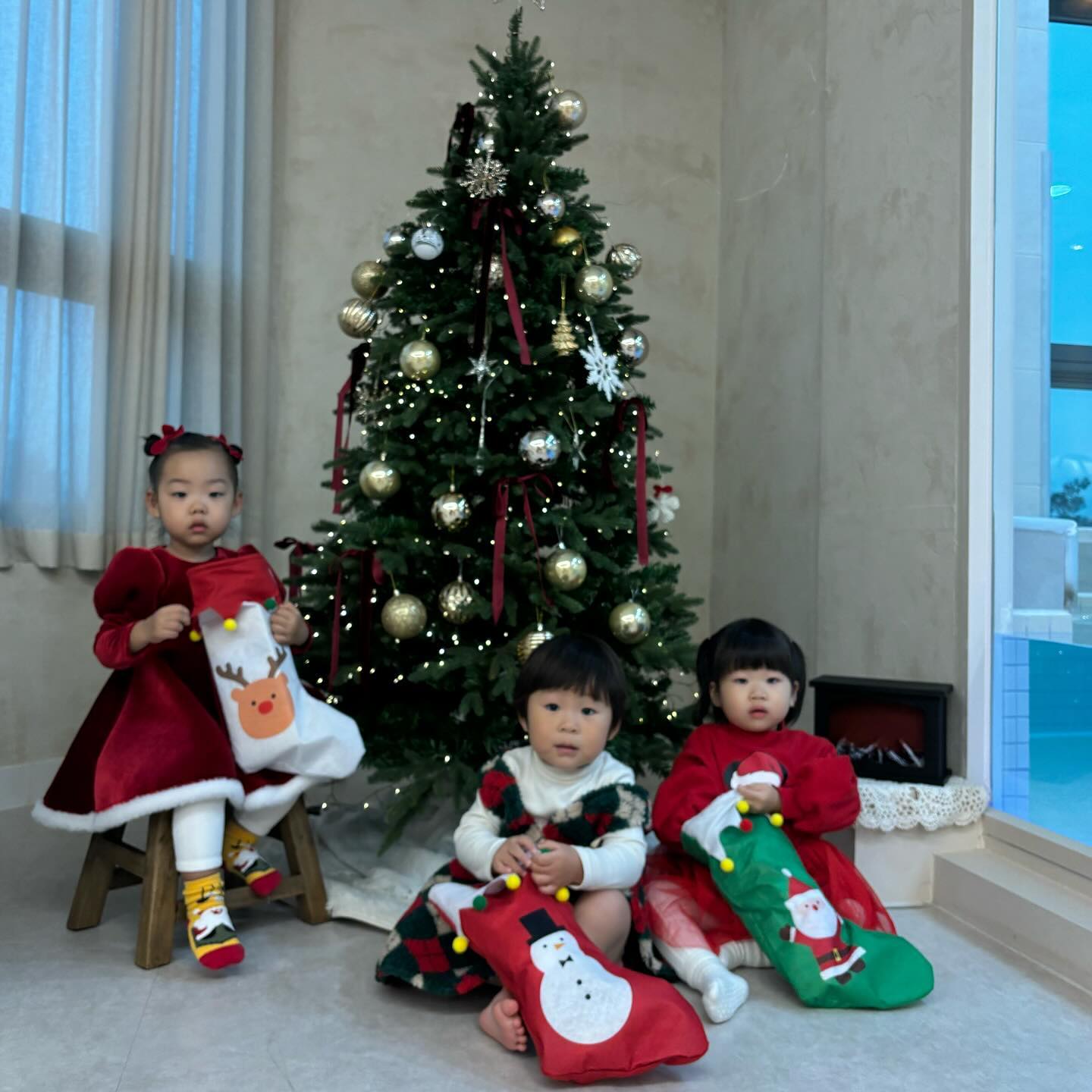 merry christmax 🎄🎅🏻❤️🐮
#소띠친구듵 
world_twinkle 
jiiinnn.n 
ourpoolday