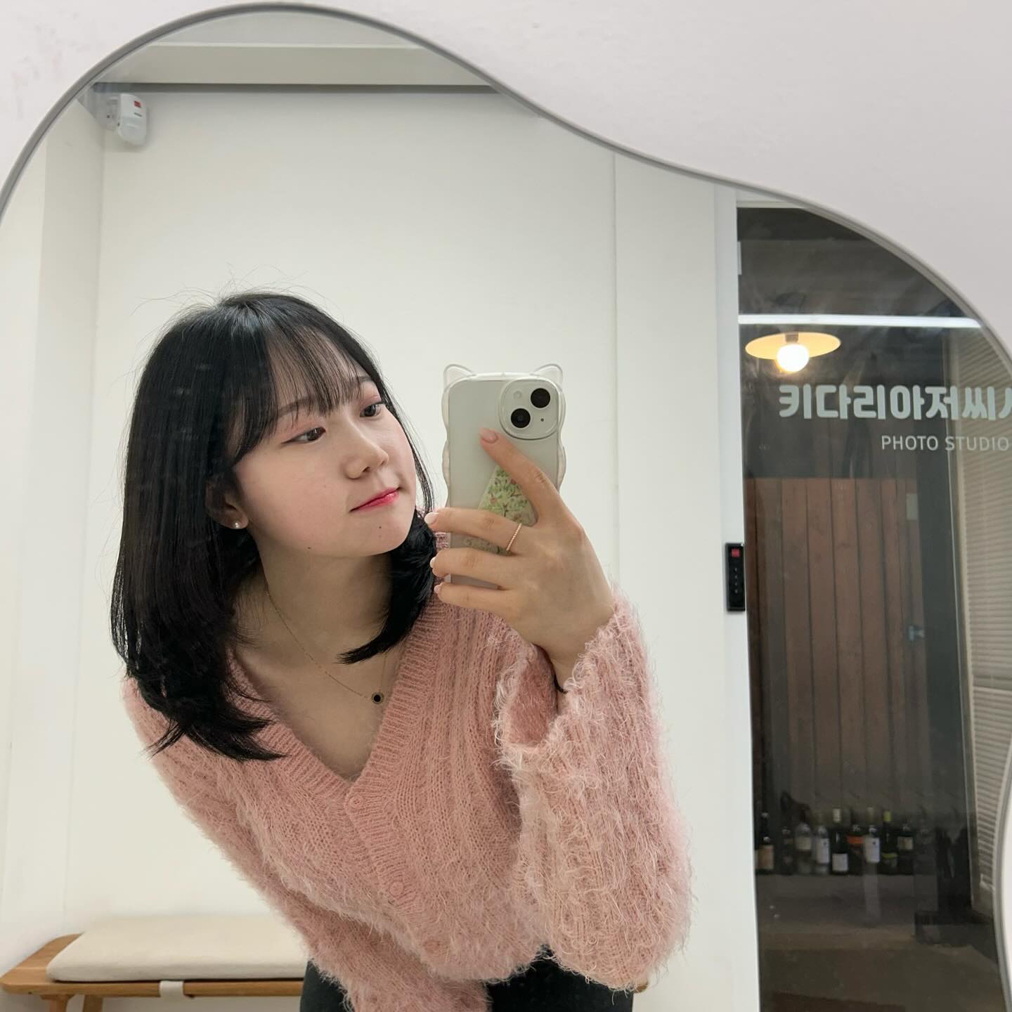 🩷
.
.
.
.
. 
#첫줄 #좋반 #첫눈 #엑소 #챌린지  #lookbook #model #일상스타그램 #셀스타그램 #selfie #흔녀 #훈녀 #배우 #촬영 #스냅촬영 #프로필  #전신샷 #selfie #서울 #인친 #소통 #daily #lfl #ootd #홍대 #합정 #사진 #증명사진 #키다리아저씨 #사진관 #스튜디오