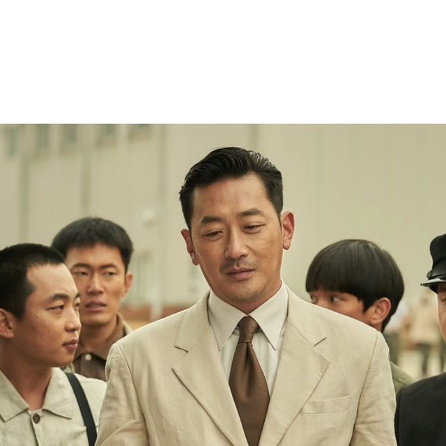 꽃양 / 20대 뷰티&패션 일상 on Instagram: "저 하정우님 보고 왔어요!! 대박대박 👍 👍 👍 친구가 시사회 당첨되어서 신나게 손잡고 눈누난나 ~😎😎 1947보스톤 이 실제 이야기를 바탕으로 만