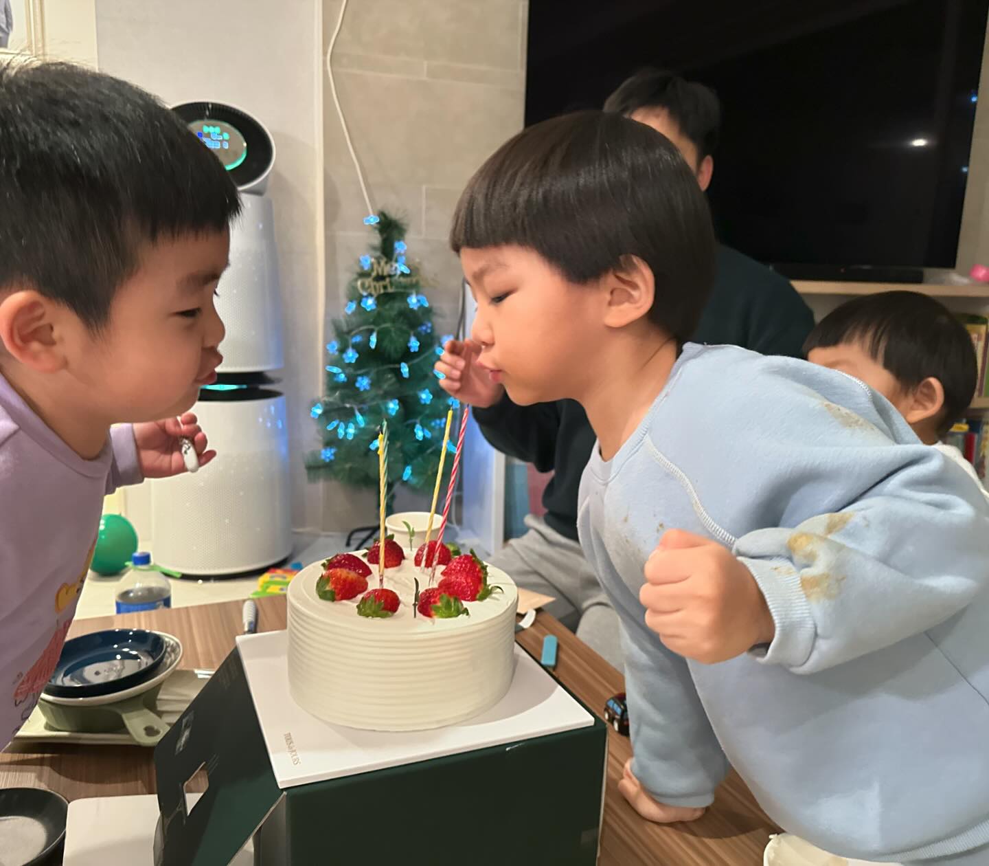 2024년 맞이 케이크 🎂
초 4개 🥰