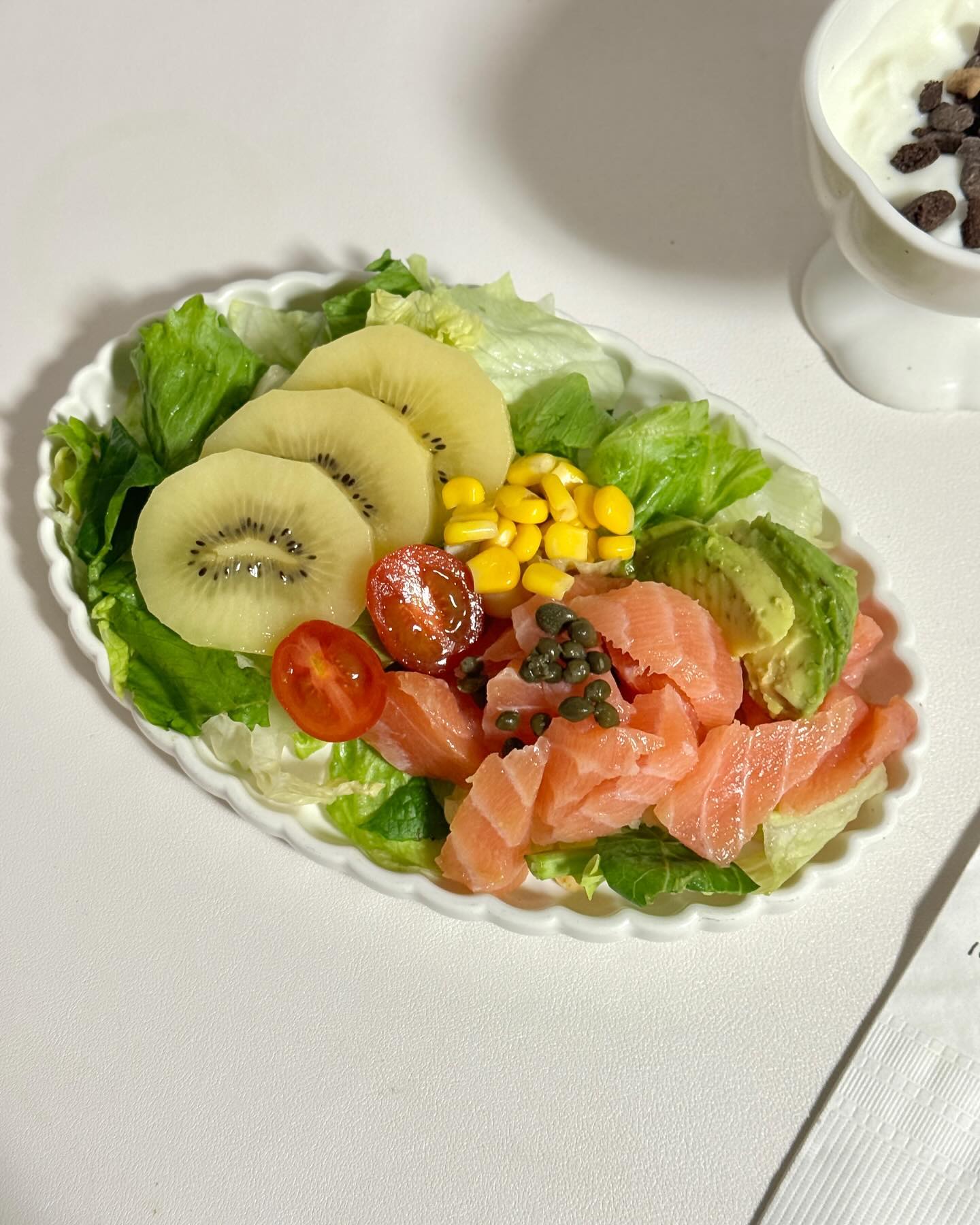 휴롬 마지막 챌린지
남은 재료 다 털어서 샐러드 해먹기 🥗

과일과 채소를 더 많이 섭취하는 습관을 기르기 위해 챌린지에 참여하게 되었는데 결과적으로 대성공 ! 앞으로도 꾸준히 과일&채소 섭취하며 건강 식단 챙겨 먹어야겠어요 ~~ 💪🏻

#휴롬 #인생과채스토리 #인생과채 hurom.korea
#연어아보카도샐러드 #한그릇샐러드 #챌린저스