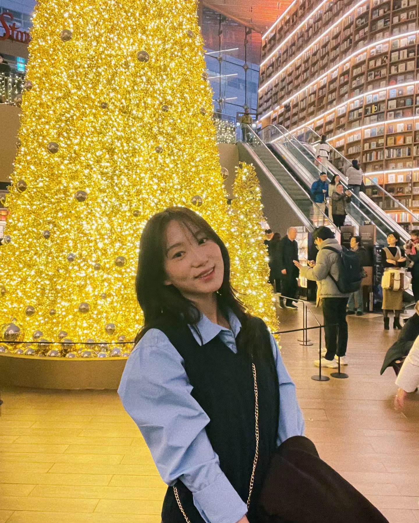 들떴다가 아쉬웠다가,
설레다가 또 금세 쓸쓸하다가
.
모두 해피뉴이어❣❣