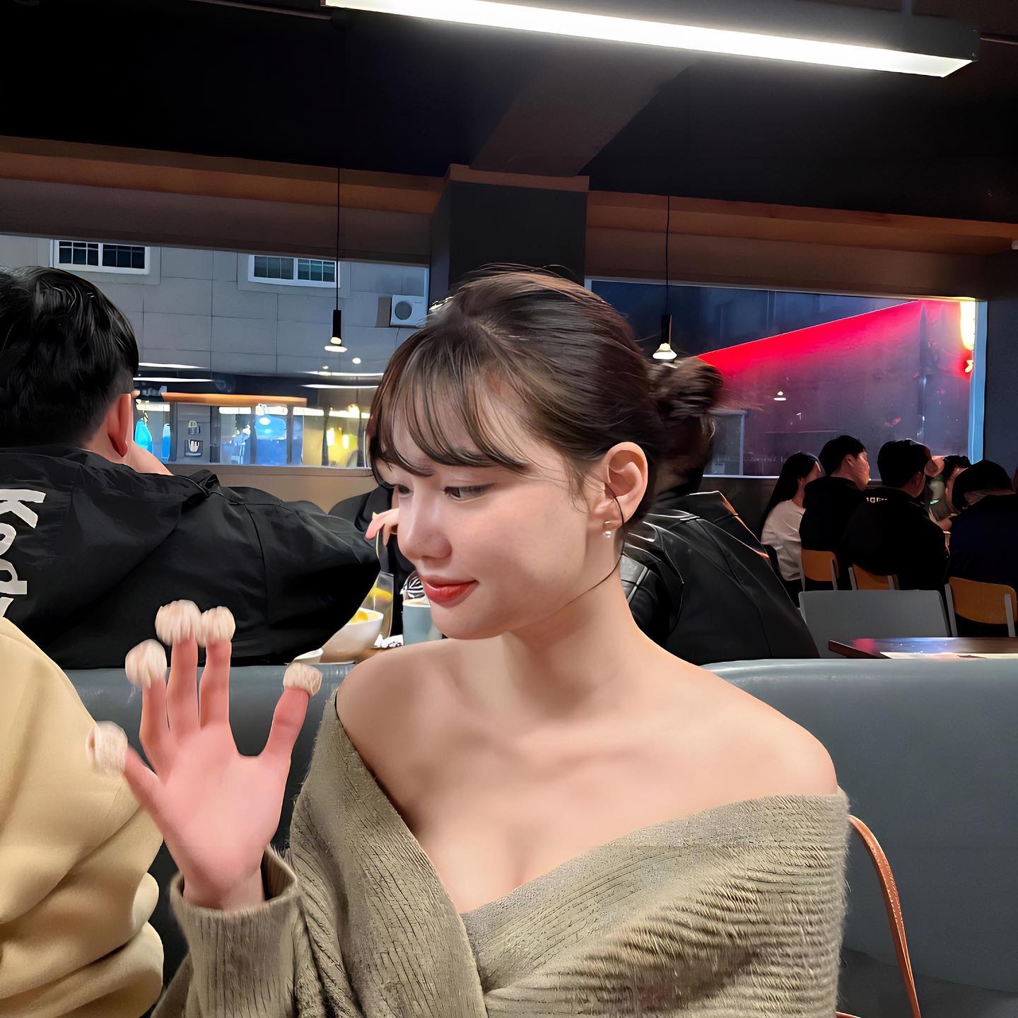쮸예언니가 꽂아준 가락지😻