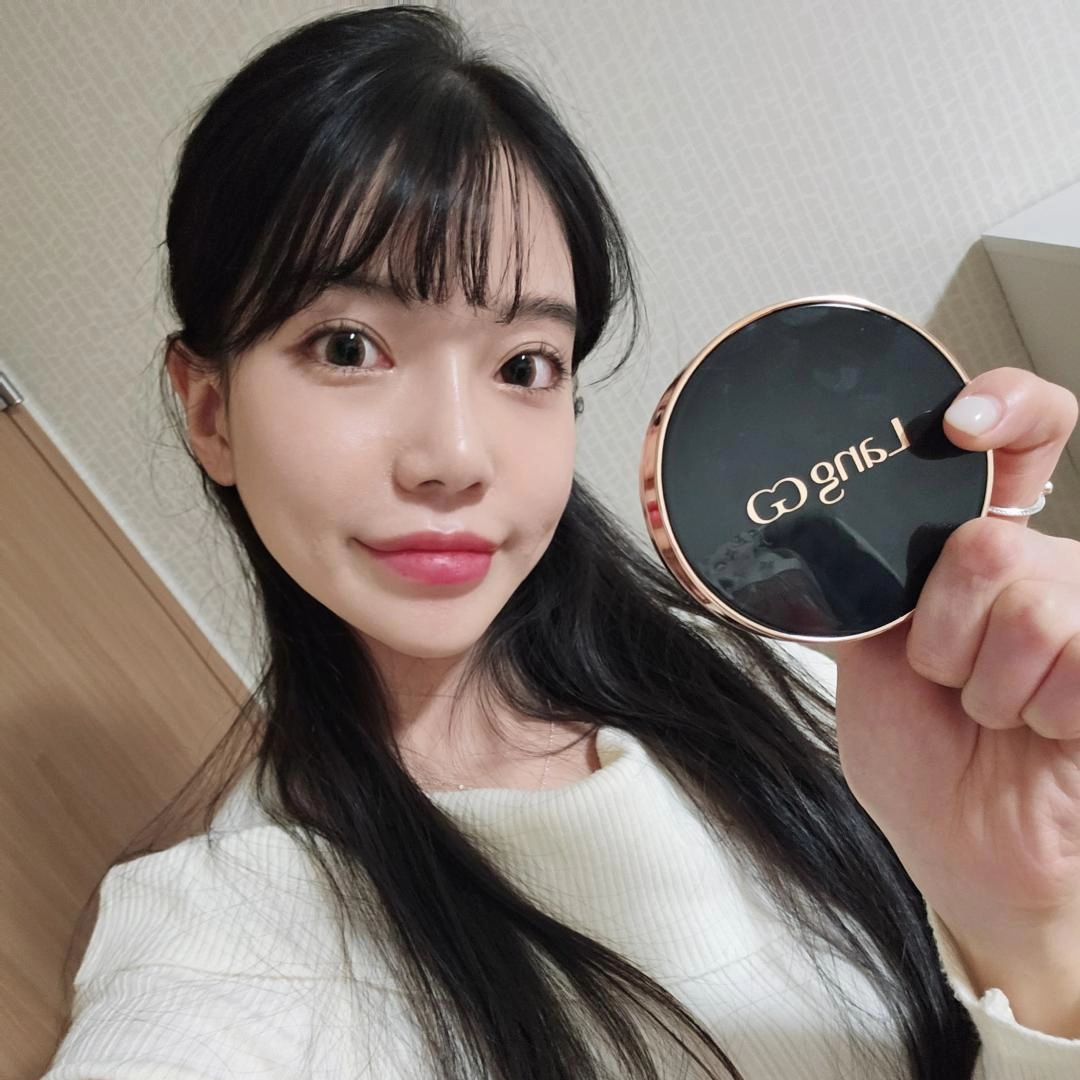 #협찬 
촉촉하게 커버되서 물광피부 만들어주는 #랑끄 #픽싱쿠션 🍑
발림성도 좋고 지속력 고정력까지 좋아서 수정 화장도 필요없는 #세미매트 쿠션 
피부결이 엄청 예뻐지는 극강의 #커버력으로 잡티, 붉은기까지 🫶
바르고 나면 은은한 속광까지💫
세미매트 특유의 텁텀함과 다크닝도 전혀 없어 가벼움을 느낄수 있었어요
꾸준히 사용해보겠슴다🫶

langgg.offical
#쿠션 #랑끄 #랑끄쿠션
#웜톤 #쿨톤 #쿠션팩트
#langgg #포에버스킨픽싱쿠션 #세미매트 #쿨톤 #웜톤 #쿠션 #커버쿠션 #쿠션추천쿠션팩트 #쿠션추천 #화장꿀팁 #뷰티
#화장꿀팁 #뷰티 #세미매트
#픽싱쿠션 #랑끄픽싱쿠션 #롱래스팅 #일상 #소통 #셀스타그램 #팔로미 #데일리 #selca #like