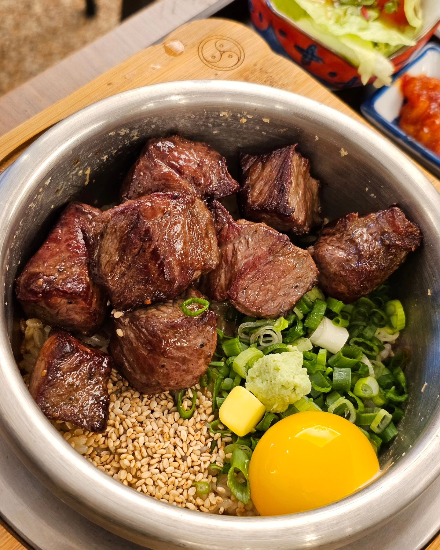 #판교맛집 

- 담솥 서판교점에서 저녁식사 🍽
- 가지솥밥, 스테이크솥밥, 가지튀김

가지솥밥은 가지와 돼지고기가 고소하고 풍부한 맛,
스테이크솥밥은 스테이크가 부드럽고 쫄깃하고, 
가지튀김은 바삭하고 즙이 가득해서 넘 맛있음!😋😋

#담솥서판교점 #서판교맛집 #담솥서판교점 #솥밥맛집