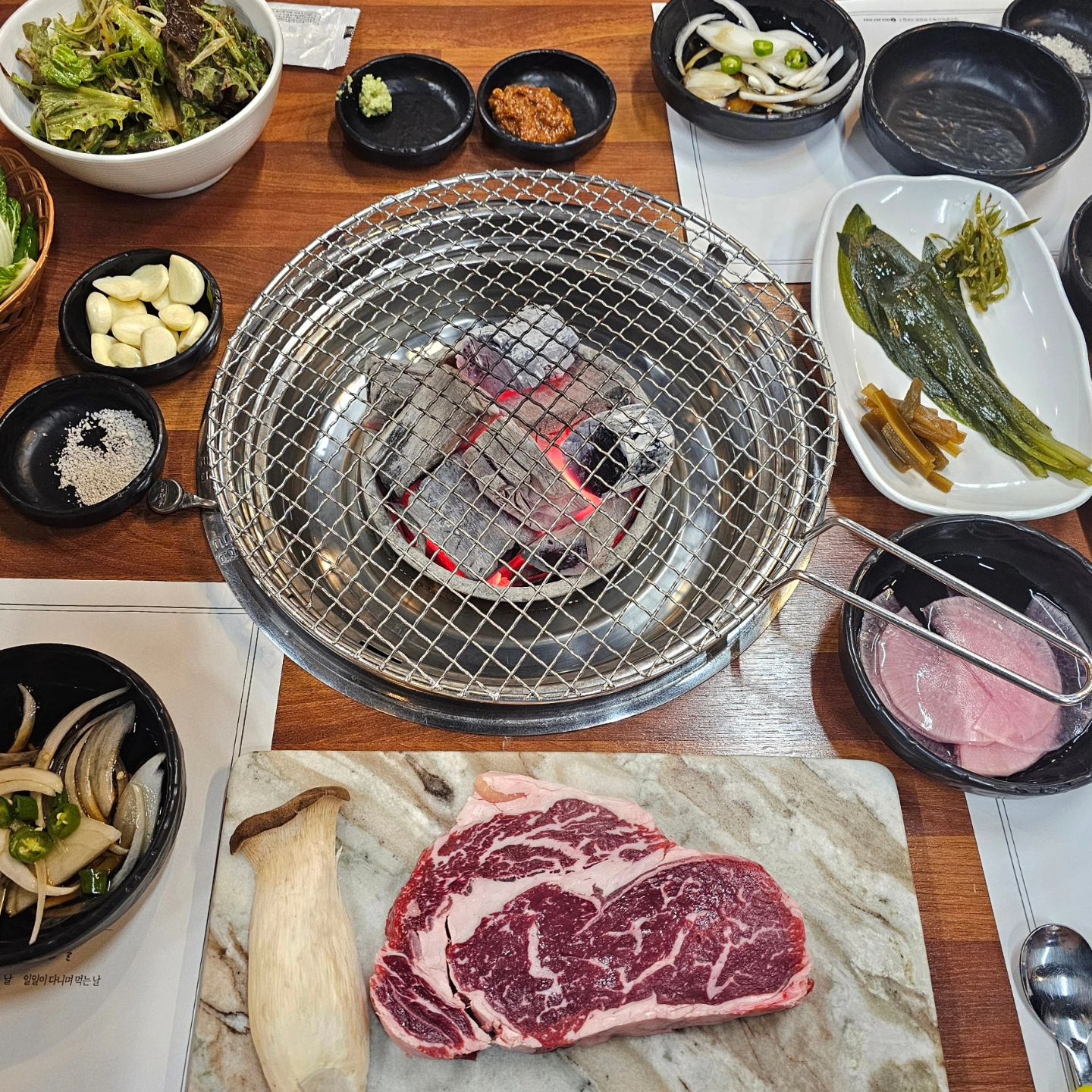 우리동네 맛집,🐂🩷
퀄리티좋은 국내산소고기 #학정동수성
맛있는 밑반찬 그리고 짱친절함까지!
두툼한 꽃등심 아이들도 잘먹는 맛도리 ㅠㅠ
새우살과 알등심의 조화는 최고! 
육즙 가득한 소고기 맛집 모임장소로도 찰떡 ⭐️
#대구칠곡맛집
#칠곡학정동맛집
#칠곡경대병원맛집
#대구50사단맛집