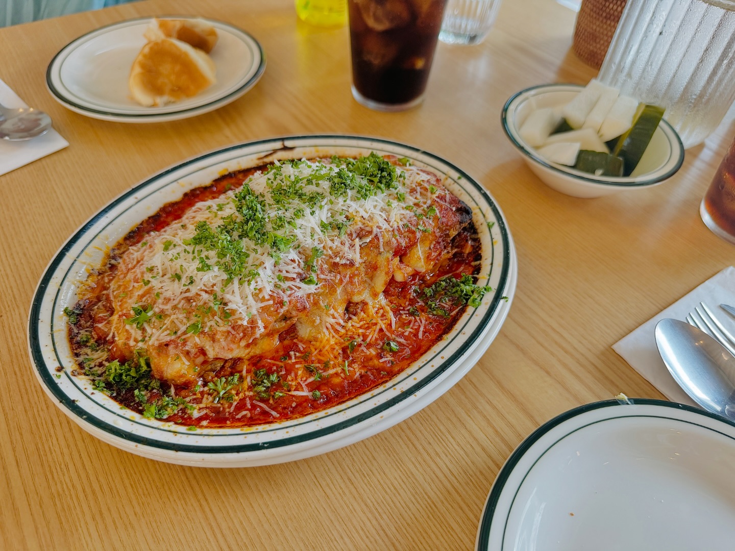 🍝 이니야 🍝

• 홈메이드 라자냐
• 리코타 치즈 샐러드
• 버섯 크림파스타
• 새우 오일파스타

• 매일 10:00-21:00
  16:00-17:00 브레이크 타임
  15:00, 20:00 라스트 오더
🅿️주차 가능
📞 0507-1405-4533
📍아기의자 있음
📍경기 고양시 일산서구 고양대로 717

#일산역맛집 #일산서구맛집 #일산맛집 #일산역양식 #일산파스타 #일산가족모임 #일산회식 #일산역파스타 #일산역회식 #일산역가족모임 
#일산동맛집 #일산동 #일산동파스타
#일산역핫플 #일산동핫플 #일상 #맛집 #맛집추천 #일산맛집추천 #일산가볼만한곳 #데이트코스 #기념일추천 #일산가족모임 #이니야일산 #이니야일산본점 #이니야