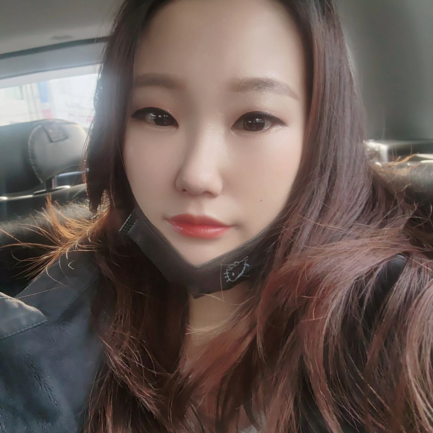 #오늘의제시 #얼빡샷

일찍잤음에도 피곤 😭
와... 마법전날 통증 어제 너무 아파서 울뻔해떠요 🥲

역시나 칼 같이 시작👍
오늘 아파도 열심히 달려봅니다🤎

오랜만에 아이라인 그리니까 왜 어색하지🤭🤭
없는게 더 나은가?😄

오늘듀 긍정마인드 장착하고 ~~
즐겁게 하루를 보내겠사옵니다💜
다들 수요팅 해유 🥰

#수요일아침 #베이비페어 #출근중 #워킹맘
#7살딸맘 #젊줌마 #30대맘 #즐거운아침
#파이팅