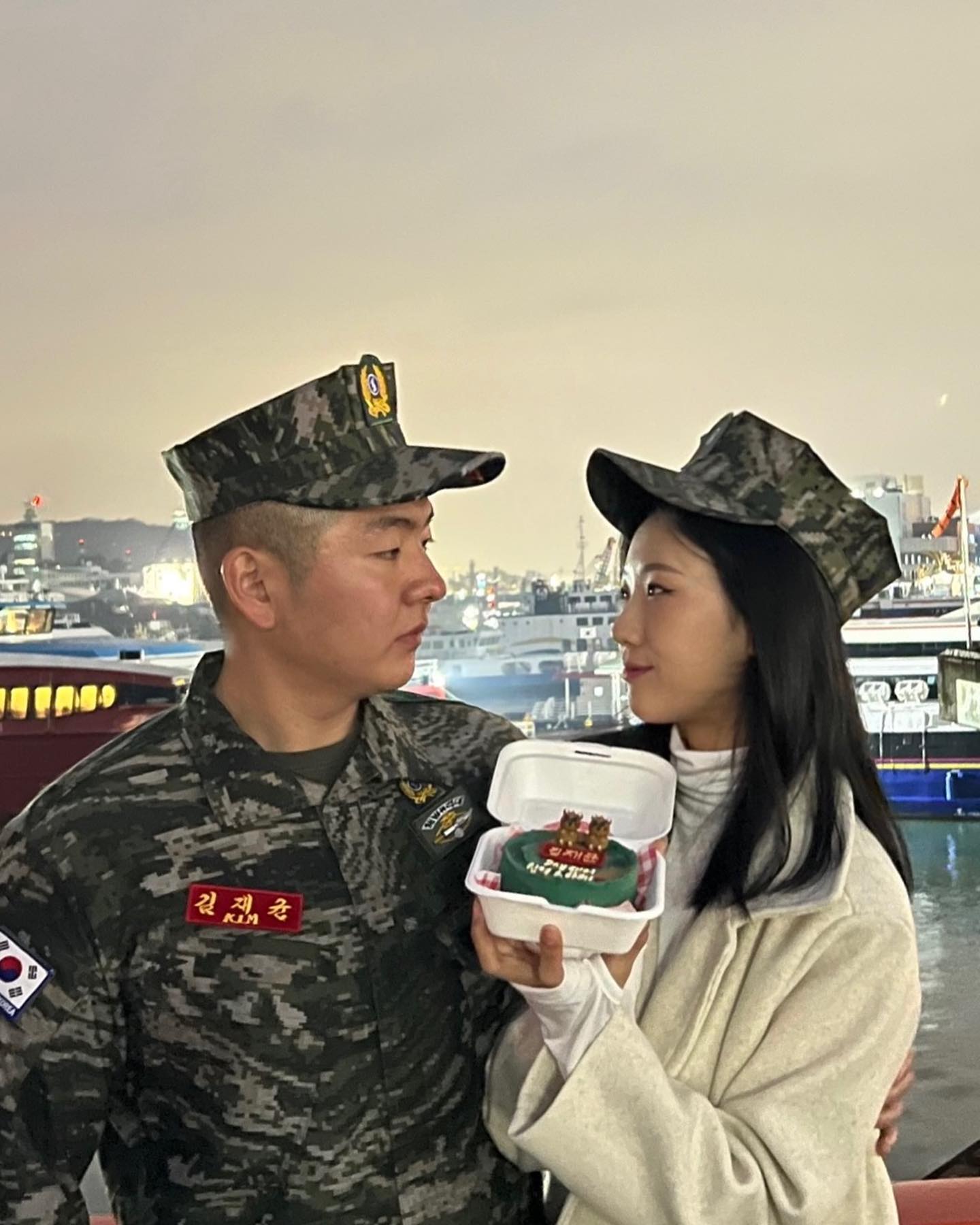 1년 6개월 동안 고생했어 내 꾸닌🤍

#해병대  #전역 #꽃신