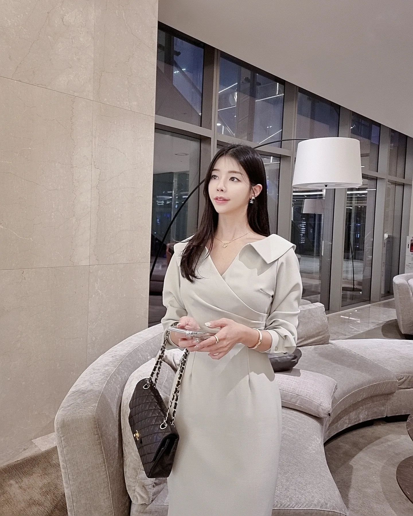 ⠀
이때만 해도 분명 따뜻했는데
갑쟈기 이렇게나 추워지다닝☃️
이제 꽁꽁 싸메고 나가야지!🧣🧤
⠀
⠀
⠀
⠀
⠀
⠀
⠀
#조선팰리스
#하객룩코디