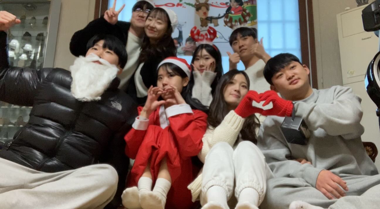 사랑해마지 않을 사람들과 함께해서 최산타는 행복했읍니다. 후후 😚♥️