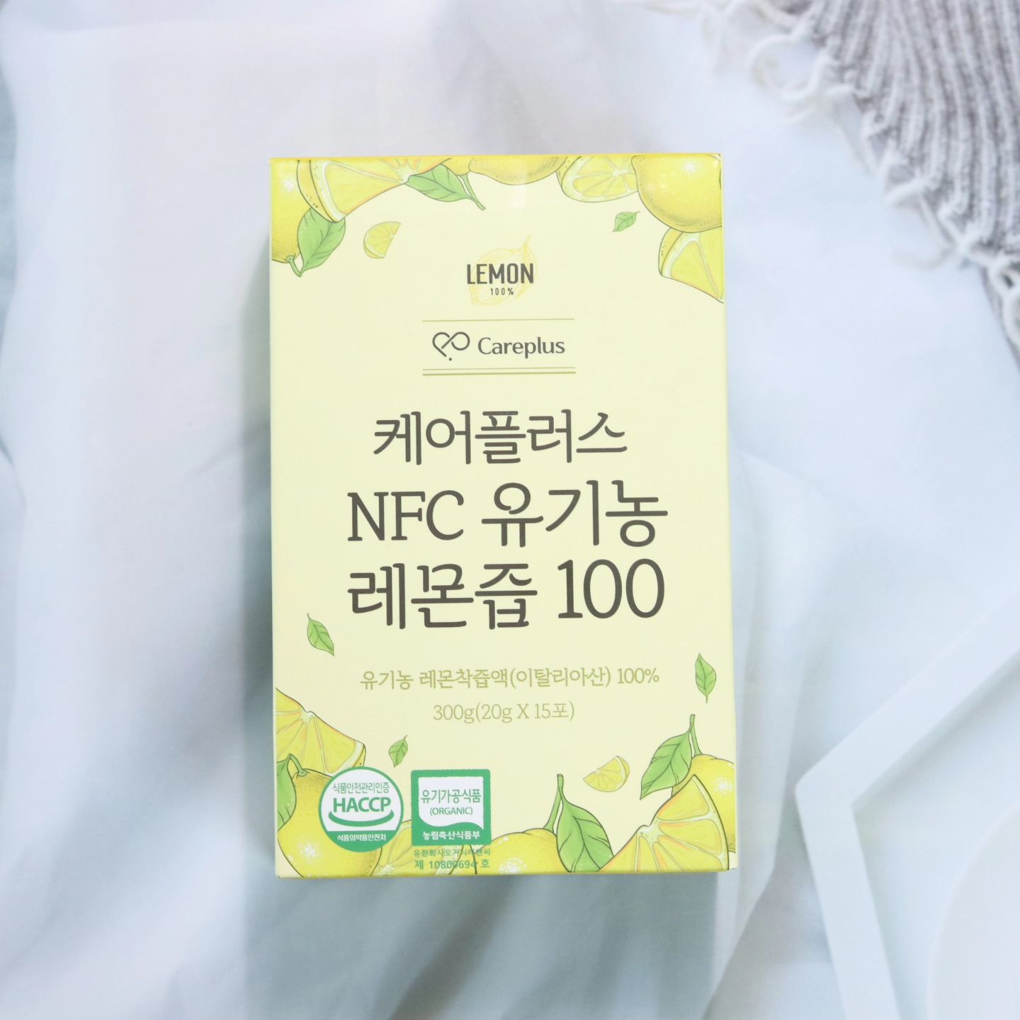 #협찬 kncare_official 

요즘 #레몬수 가 핫해서 며칠 집에서 만들어 봤었는데
손이 너무 많이가서 세상 귀찮 😅
저처럼 귀차니즘이 있으신 분들은 휴대하기도 섭취하기도 쉬운 이탈리아산 #유기농 레몬 1통이들어가는 #케어플러스 #레몬즙 추천해요!
전 위가 약해서 그런지 500ml 물에 타 먹는게 좋더라구요.
그냥 먹음 위가 너무 아픔🤣
#디톡스 하고 날씬해 지고싶..
.
.
.
.
#레몬즙100 #경남제약헬스케어 #케어플러스 #레몬즙 #NFC유기농레몬즙100 #코덕 #케어플러스레몬 #일상 #유기농레몬즙 #애견 #뷰티 #공팔리터 #N잡러 #리뷰가수익이되는곳