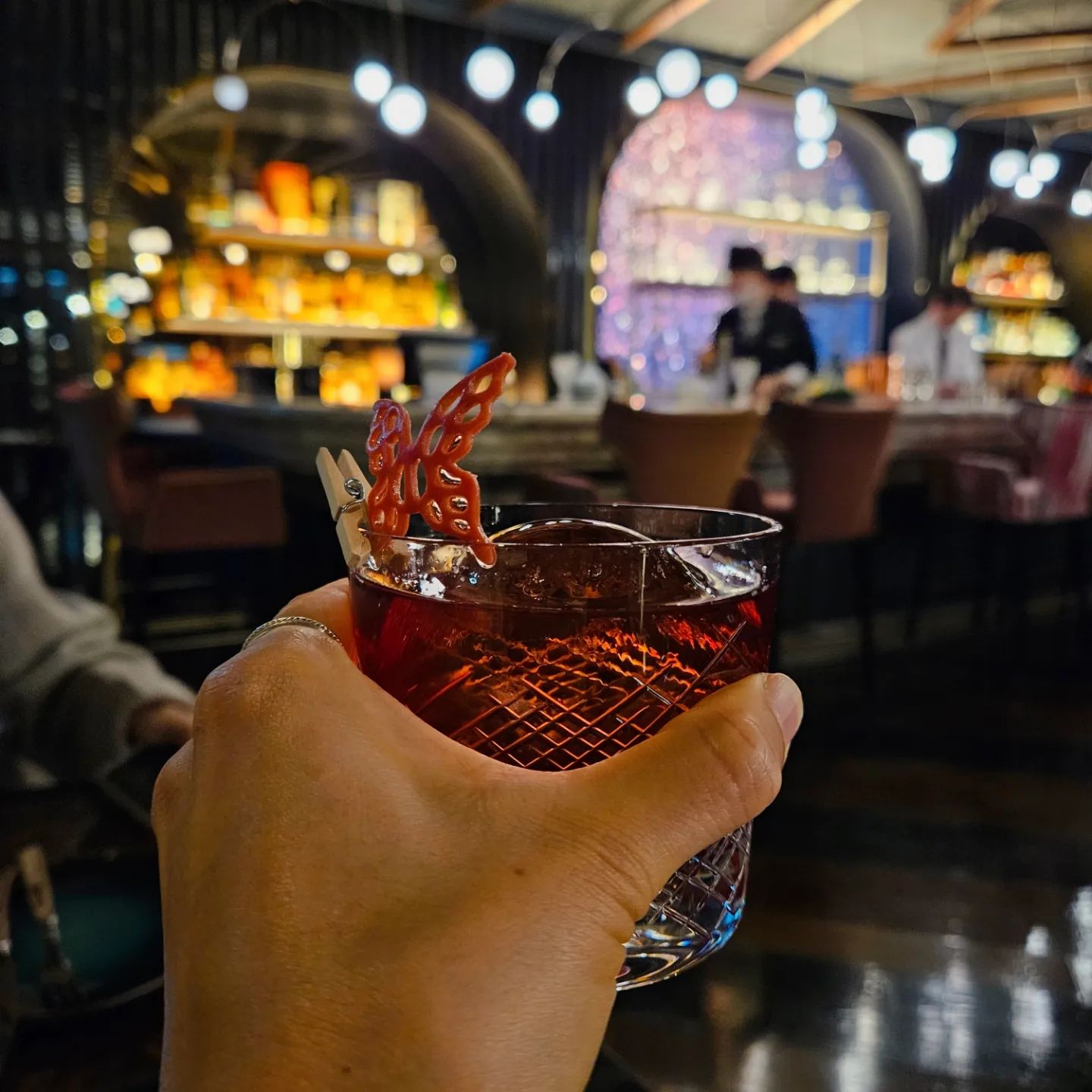 연말모임 느낌 
제대로 느낀 오늘 🍸
만나면 늘 
좋은 자극을 받는 우리 🫶

#마음은 yj와 함께🤎❤️
#연말분위기
#기분전환
#써리원