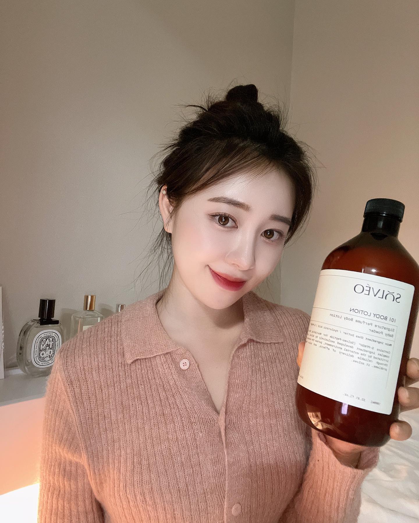 솔브이오 퍼퓸 바디로션🤍

촉촉함은 무조건이구 향이 미쳐따,, 
향 덕후 넘 좋아서 우는중TT 

pH약산성에 베이비파우더 향이 솔솔~
살냄새 넘나 좋다😌🤍