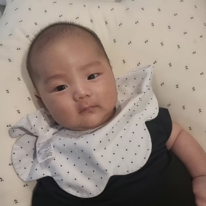 .
저녁되면 붓기가 빠져서 잘생겨지는 또다미🩵
아침에 눈 떠서 보는 또다미랑 다른 아가 같아서
애 둘 키우는 느낌ㅋㅋㅋㅋㅋㅋ
.
.
#이모눈에하트뿅뿅
#아기배우 #아기모델
#연예인시켜야되나
#요즘잘생겻다는말을종종들어서
#엄마뿌듯💙

좀 못생겨도 괜찮아 아빠 닮았다고 하면되 😳
이쁘고 좋은건 다 엄마닮은걸루👍