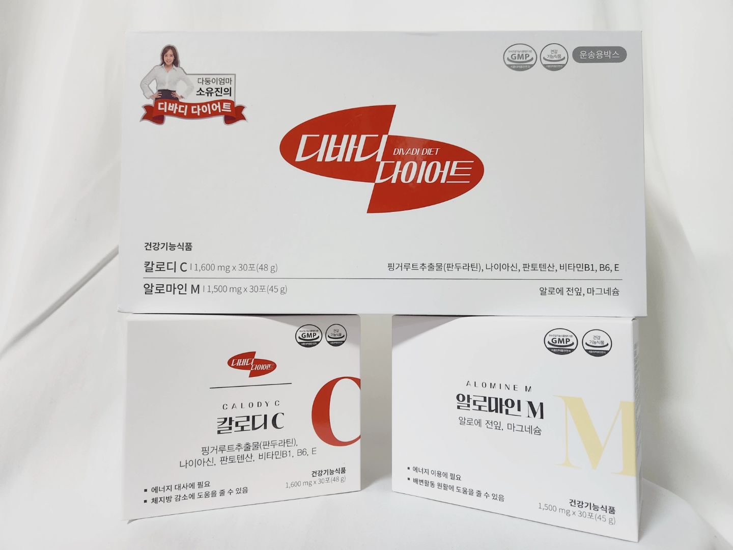 #협찬

곧 다가올 여름을 위해 건강한 다이어트를 해보자
하여 선택했어요! 주부들의 워너비인 소유진씨가
모델인 디바디 다이어트♡

한국비만메디컬센터와 은명원장이 협업하여 수년간의
연구 끝에 개발한 제품으로 요즘 다이어트 침체기였는데 터닝포인트가 되는 다이어트를 만났지 뭐예요

상자를 열어보면 칼마디C와 알로마인M 두가지의 제품으로
나뉘는데 체지방 감소에 도움을 주는 칼마디C는 오전에
배변활동에 도움을 주는 알로마인M은 저녁에 한포씩 먹으면되요

특히 칼마디C는 핑거루트라는 기능성원료가 들어있는데
지방분해 뿐만 아니라 피부건강, 항암작용, 수족냉증, 항산화작용, 염증완화, 노화방지, 면역력 증진에도 도움을 준다고하니
꼭 챙겨먹게 되더라구요~

2024 새해 목표는 디바디와 함께 다이어트를 시작해보겠습니다!
다이어터분들 모두모두 화이팅입니다♡

#디바디 #칼로디 #알로마인 #디바디다이어트 #다이어트추천 #다이어트후기 #다이어트식품 #다이어트보조제 #단기다이어트 #소유진디바디 #솔루션다이어트 #핑거루트 #비타민B6 #알로에아보레센스 #신년다이어트 #새해다이어트 #신년다짐 #새해목표