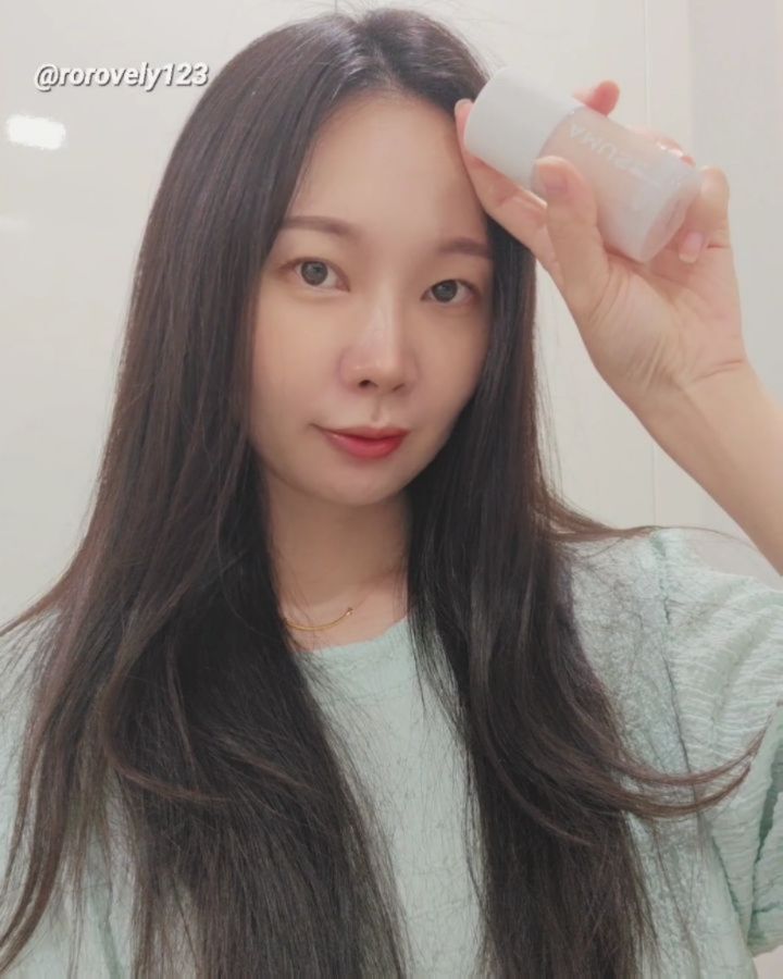 #제품제공 
최근 세라믹 쿠션으로 엄청난 핫템을 불러왔던 어뮤즈 
이번엔 세라믹 파운데이션과 파우더까지 같이 나왔더라구요 
두 조합이 아주 궁합이 좋은데 여름철 필수품 이랍니다 ✨️

기존 세라믹 스킨 퍼펙터 쿠션의 가벼움과 발림성은 그대로 유지 지속력과 커버력 밀착력을 한단계 업그레이드한 파데로 에코 세라마이드와 8중 펩타이드, 콜라겐 토마토 추출물 화이트 히알루론산 이렇게 함유가 되었어요 

쓸수록 보습막으로 촉촉히 개선이 되고 피부 저자극 테스트 완료로 아주 순하게 쓸수 있답니다 🌼

파우더도 같은 테스터를 완료해 순하게 완료 민감성인 저두 완전히 잘 쓸수 있어요 
자연스러운 요철 모공을 커버해주는 세범 파우더 타입 초보자도 어렵지 않게 쓸수 있고 커버력 조절하며 쌓기도 가능 초밀착과 초슬림의 3중 마이크로 파우더로 아주 제대로 정돈이 되어요

 보송한 피부감 여기 있답니다

#파룸체험단 #어뮤즈 #세라믹파운데이션 #세라믹파우더 #세라믹스킨퍼펙터파운데이션 #세라믹스킨세범파우더 #도자기피부