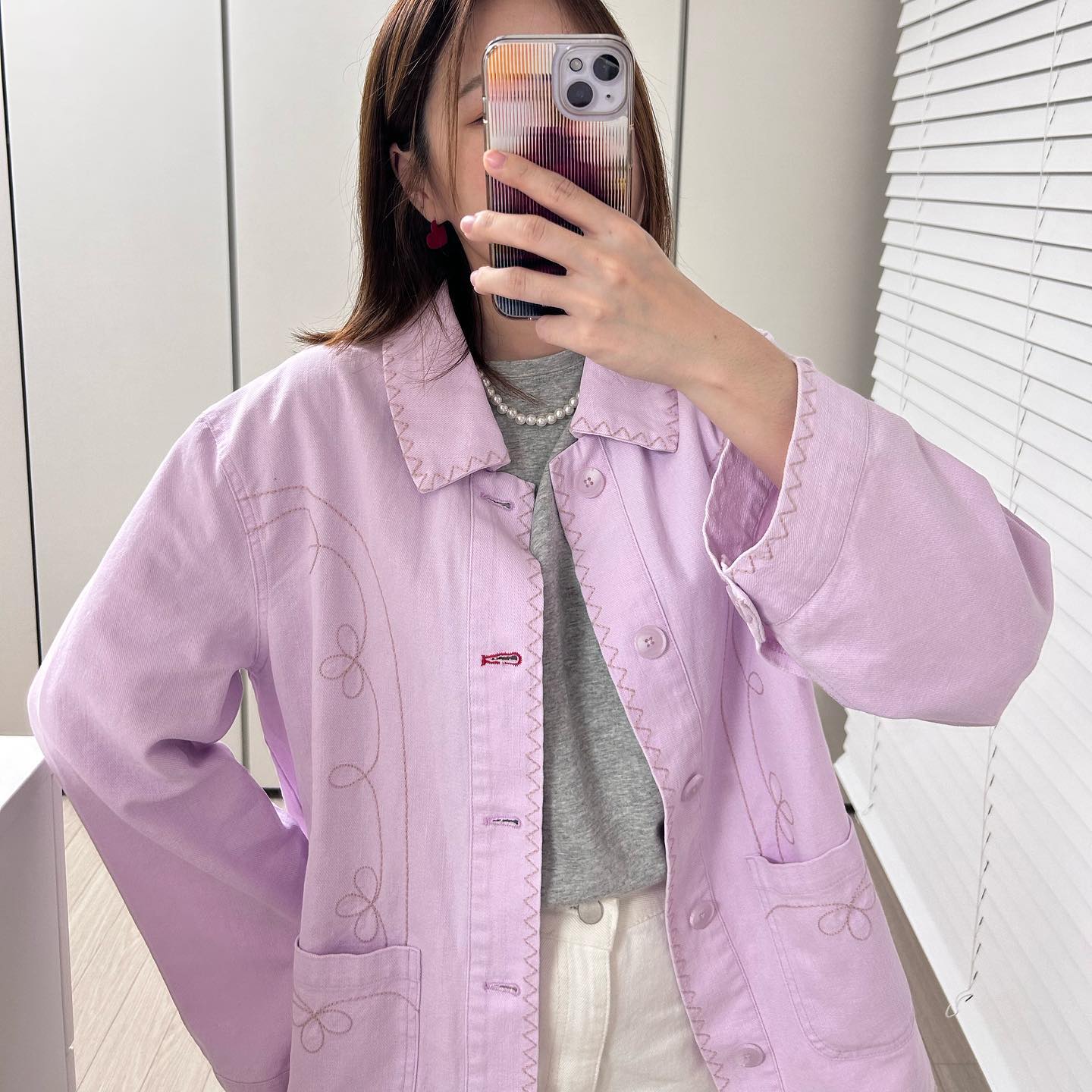 #sentipit_ootd 자유로운직장인데일리룩
-
월요병을 이기기 위해 나들이룩 입고 출근🤣

▪️earing : tatianajewelry_ 
▪️jaket : poevpoevpoev 
▪️bag : jilsander 
▪️socks : iabstudio