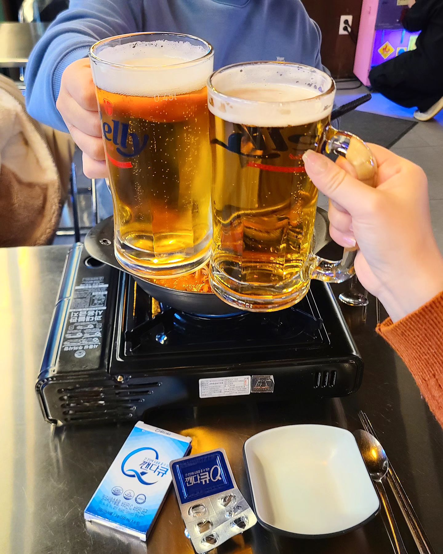 #광고 #퇴근후한잔 으로는 매운 닭발에 시원한 생맥이 최고👍

또다른 퇴근 후 한잔의 최고 메뉴 조합 알려주세요!
(이번주에 먹게용🤭🤫 메뉴 추천 받아요~~)

술도 술이지만
술을 많이 마시든 적게 마시든 항상 간 보호 필요!
애주가의 마인드랄까요 ☺️

술깨는약인 일반적인 숙취해소제와 다르게
숙취해소+간영양+간보호+피로회복까지 챙기는 
몇년째 제 최애템이에요!

음주전후로도 챙겨 먹지만
데일리로 간영양제 밀크씨슬용으로도 챙겨먹고
피곤할때 피로회복용으로도 챙겨먹는 만능 인싸템❤

아! 숙취로 고생할때 숙취수액 저리가라정도😉