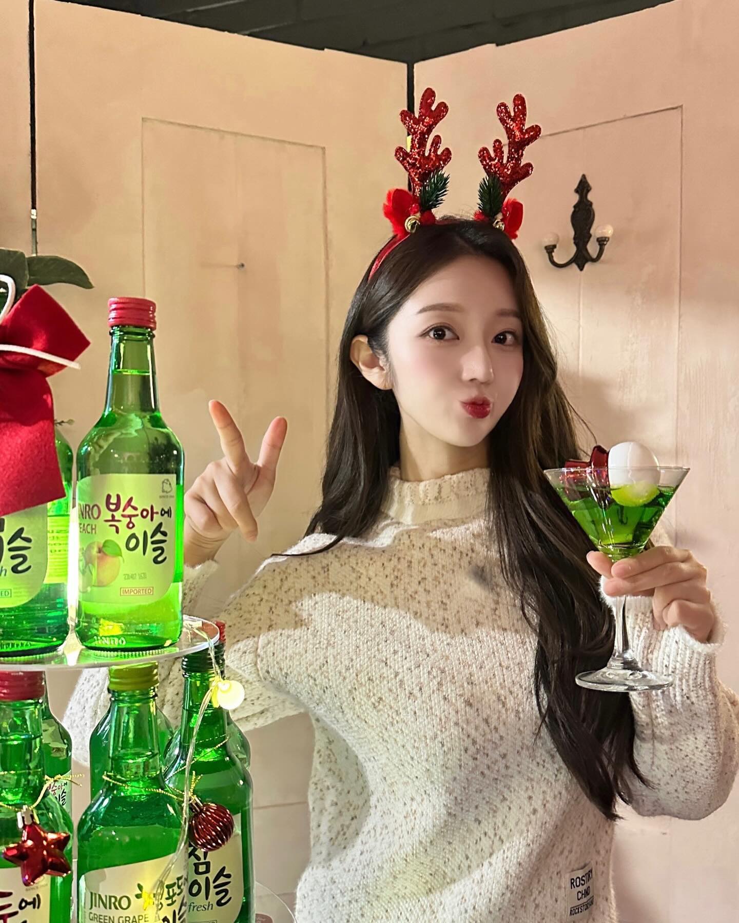 2023도 이렇게 마무리이🫶✨

매일매일 새로운 사람들과 마주하는 일이지만 
좋은 사람들과 함께할 수 있다는건 큰 행운+행복❤️

내년에도 모두모두 행복합시댜>_<❤

#진로 #광고촬영 #하이트진로 #크리스마스 #광고모델 #섭외문의