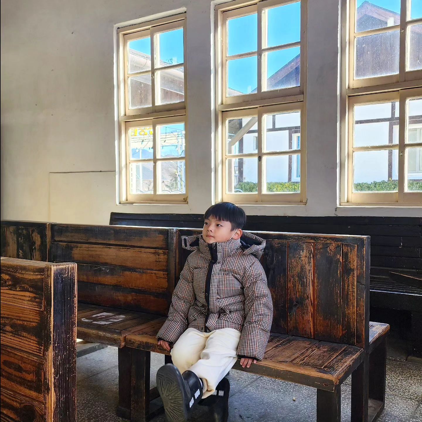 사진 한번 찍자하면 오만 짜증 다 내는 8세오빠 🤬