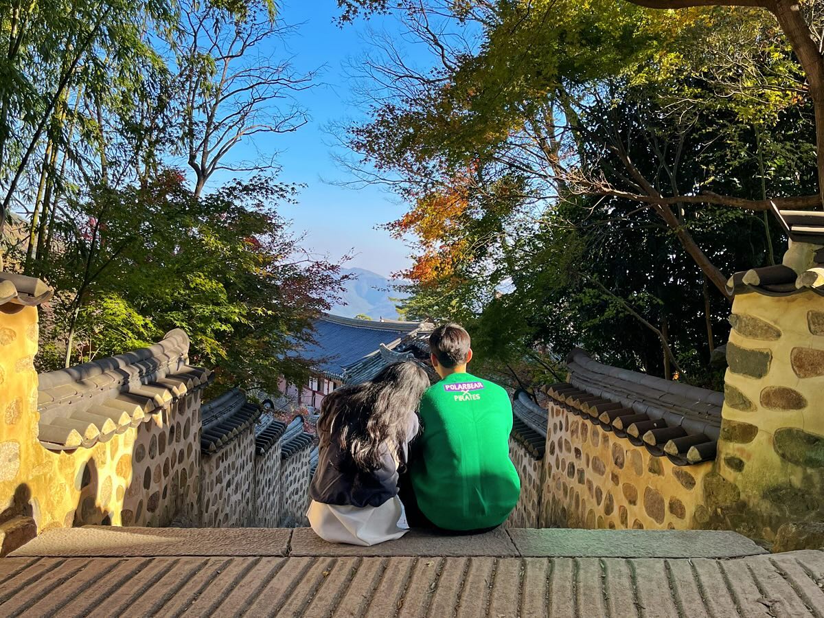 가을에 꼭 가봐야된다는 #범어사 
이제야 갔다왔는데 아직 단풍이 덜 들었다 그래도 공기좋고 힐링하기 좋은곳인듯❤️