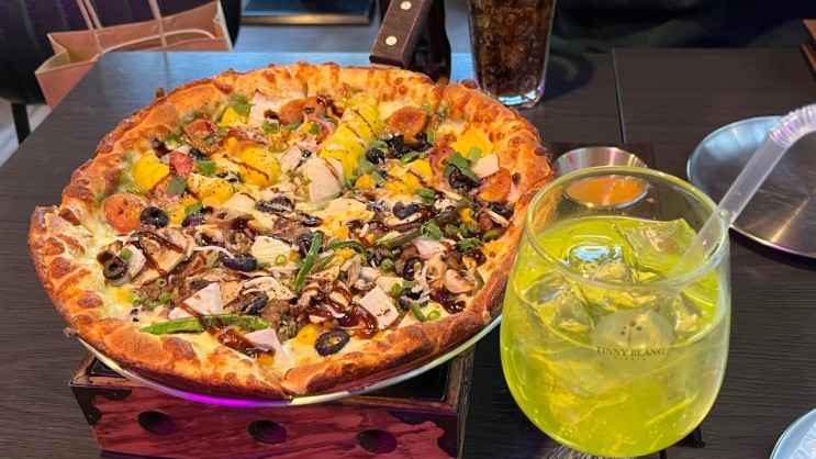 [교대역 맛집] 교대역 술과 피자가 맛있는 곳 '교대역 피자에 미치다'