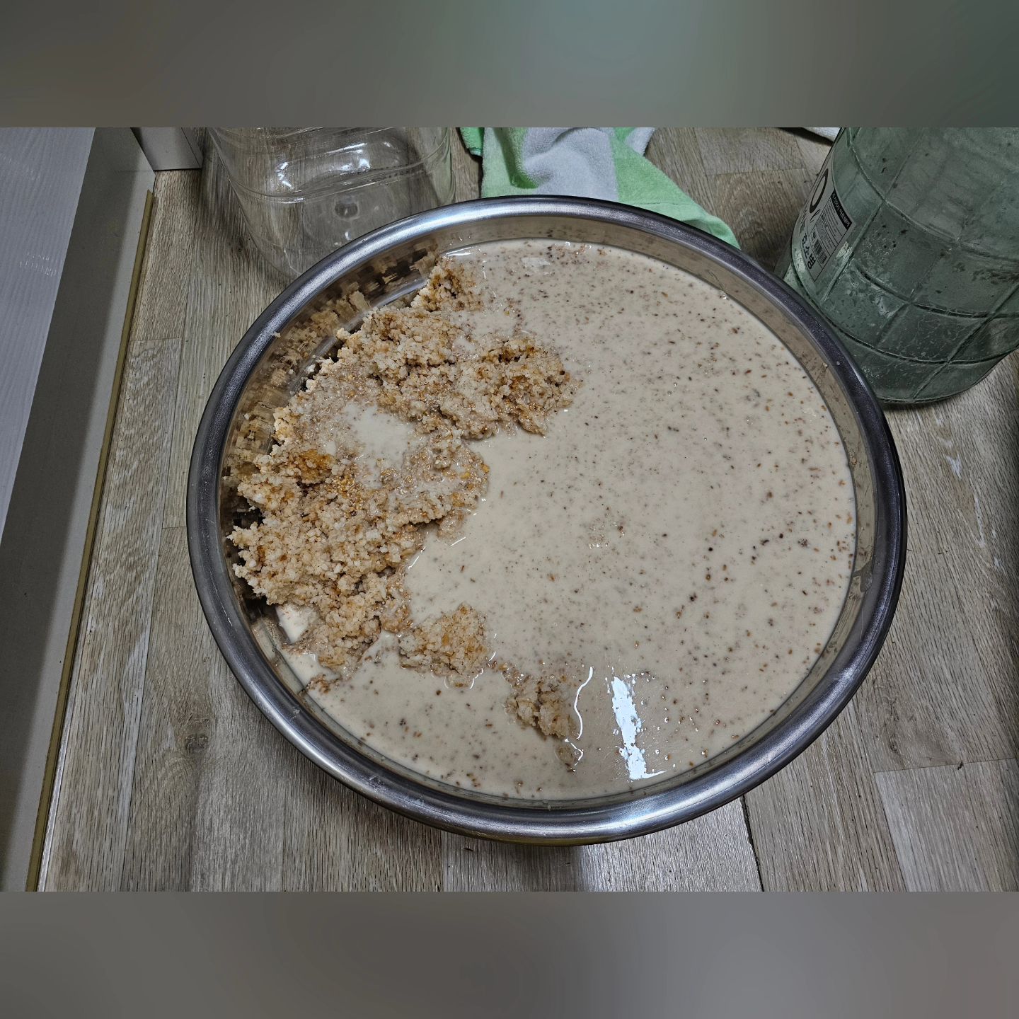 엄마가 먹어보고 싶다고 해서 
누룽지 막걸리 만들어보기~~ 

이번엔..뭔가..양계산을 잘못한듯..

전통주소믈리에 공부를 핑계로 .. 
뭔가 사심채우는거같네..

#누룽지막걸리 #막걸리만들기 #집에서만들어먹기 #일상스타그램 #막걸리 #이양주 #직장인스타그램 #전통주소믈리에 #시험준비 #선팔맞팔환영