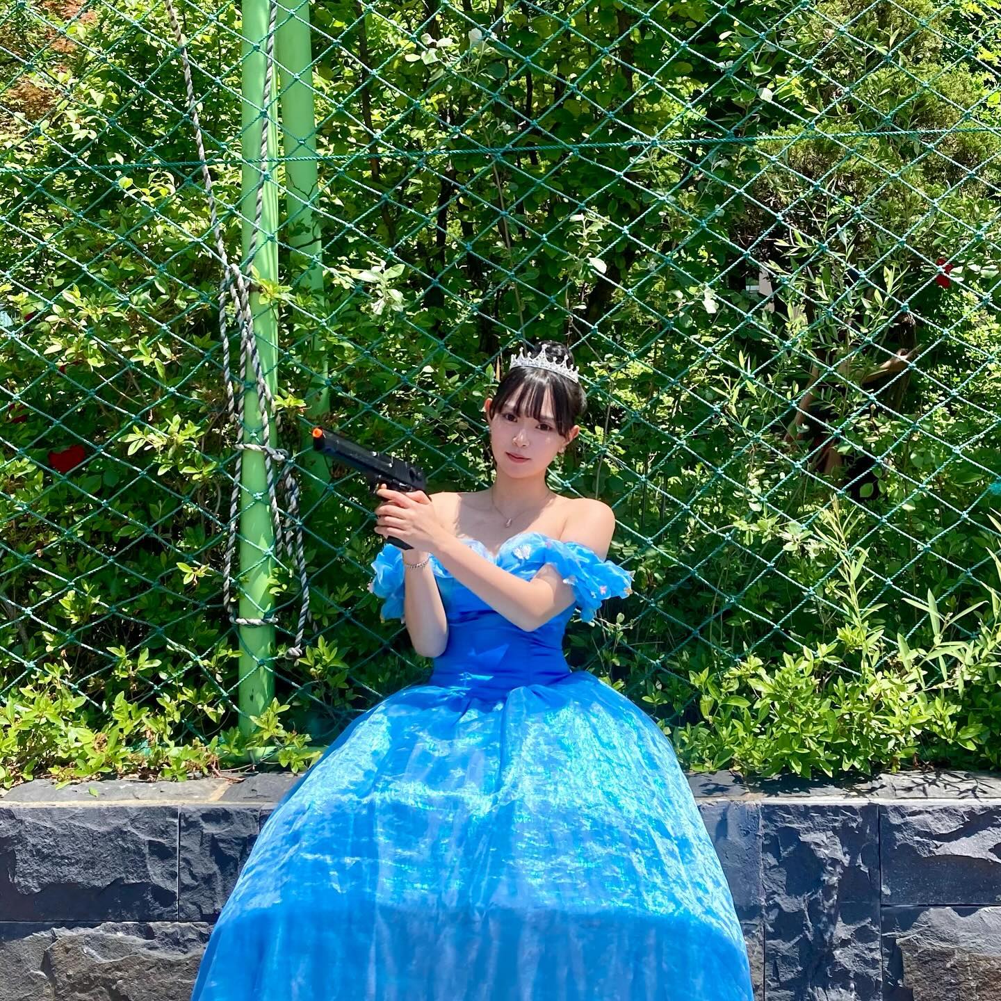 👑