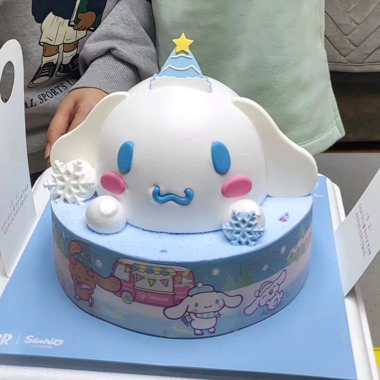내 생일인데 케익은 꼬맹이가 고르기 ㅋㅋㅋ
며칠전에 배스킨라빈스에서 봐둔 시나모롤 아이스크림을 사야한단다 ㅎㅎㅎㅎ 그래 네가 고르거라

엄마 생일에 뭐 줄 꺼냐니까 립스틱 사주곘다고 ㅋㅋㅋㅋ
그 마음이 예뻐서 같이 올리브영 가서 하나 고르기~~~
네가 할머니한테 받은 용돈으로 산거니까 네가 사준게 맞는거다~
엄마가 매일매일 예쁘게 바르고 다닐게
고마워~~~