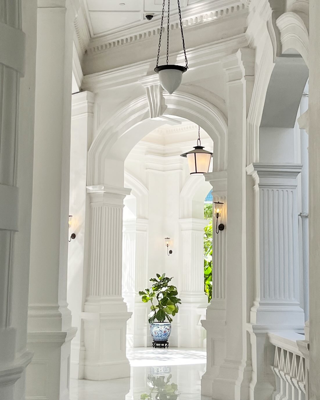 ☀️💛🏛️