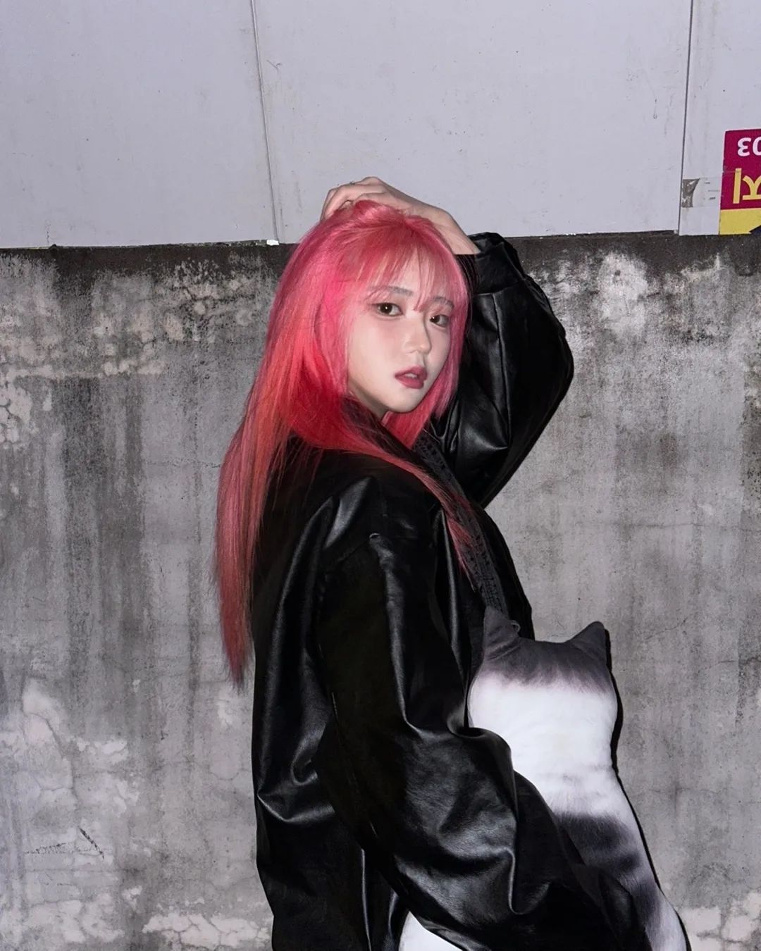 오늘부터 핑크머리 😝

hair - onde_core_jjjiin

#염색 #탈색 #일상 #핑크머리 #첫탈색 #첫염색