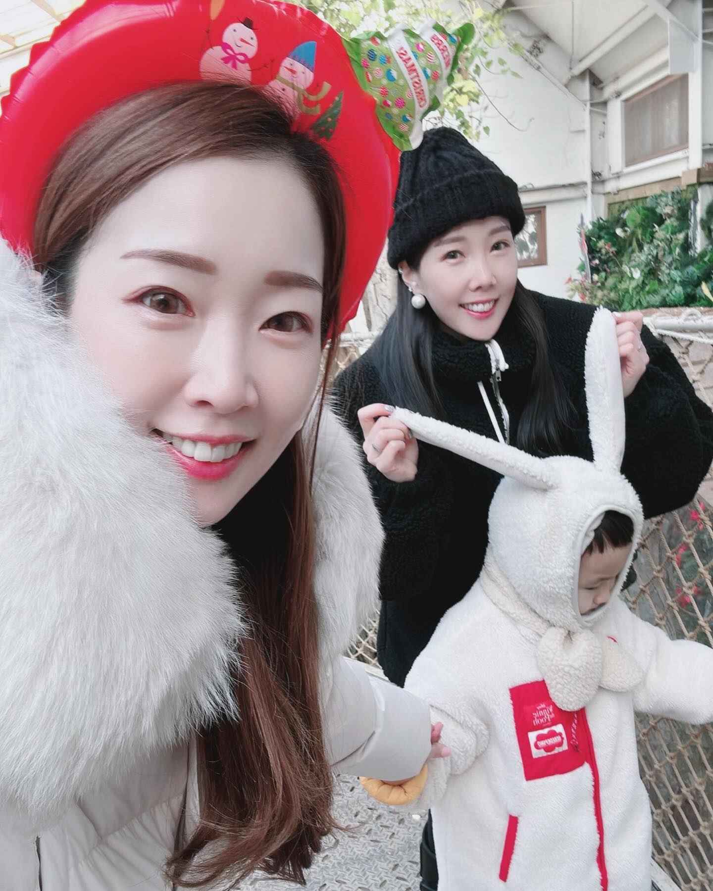 젤 좋아하는 이모랑 올해 마지막 나들이♥️

네이처파크는 항상 실패없이 만족
내년에도 같이 많이 다니고 행복하자🫶🏻
.
.
.
#네이처파크 #크리스마스축제 #대구크리스마스 #대구가볼만한곳 #대구동물원 #크리스마스나들이 #행복했던어제 #49개월아기 #함께한지1498일